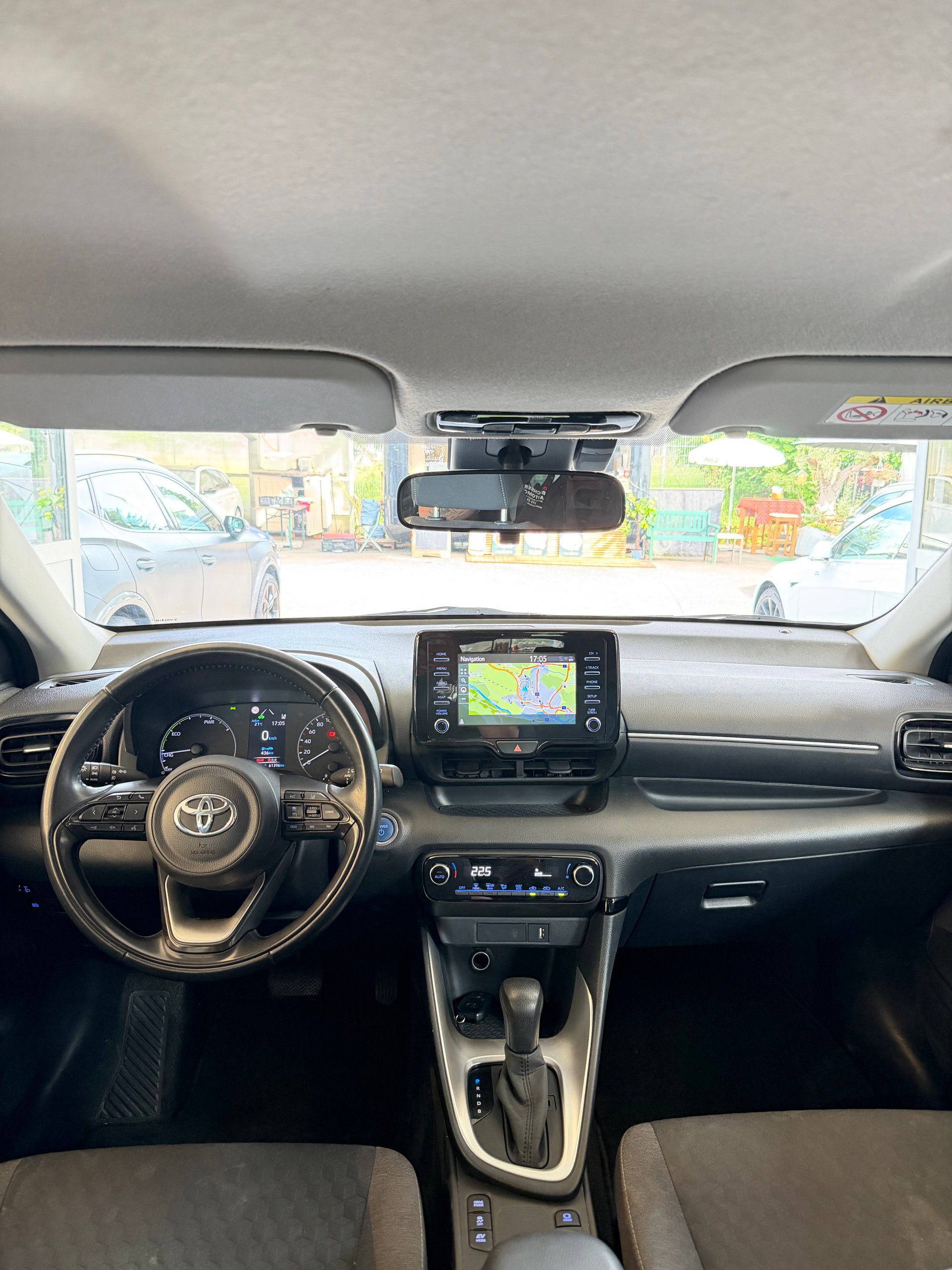 TOYOTA Yaris 1.5 VVT-i HSD Comfort-image-8