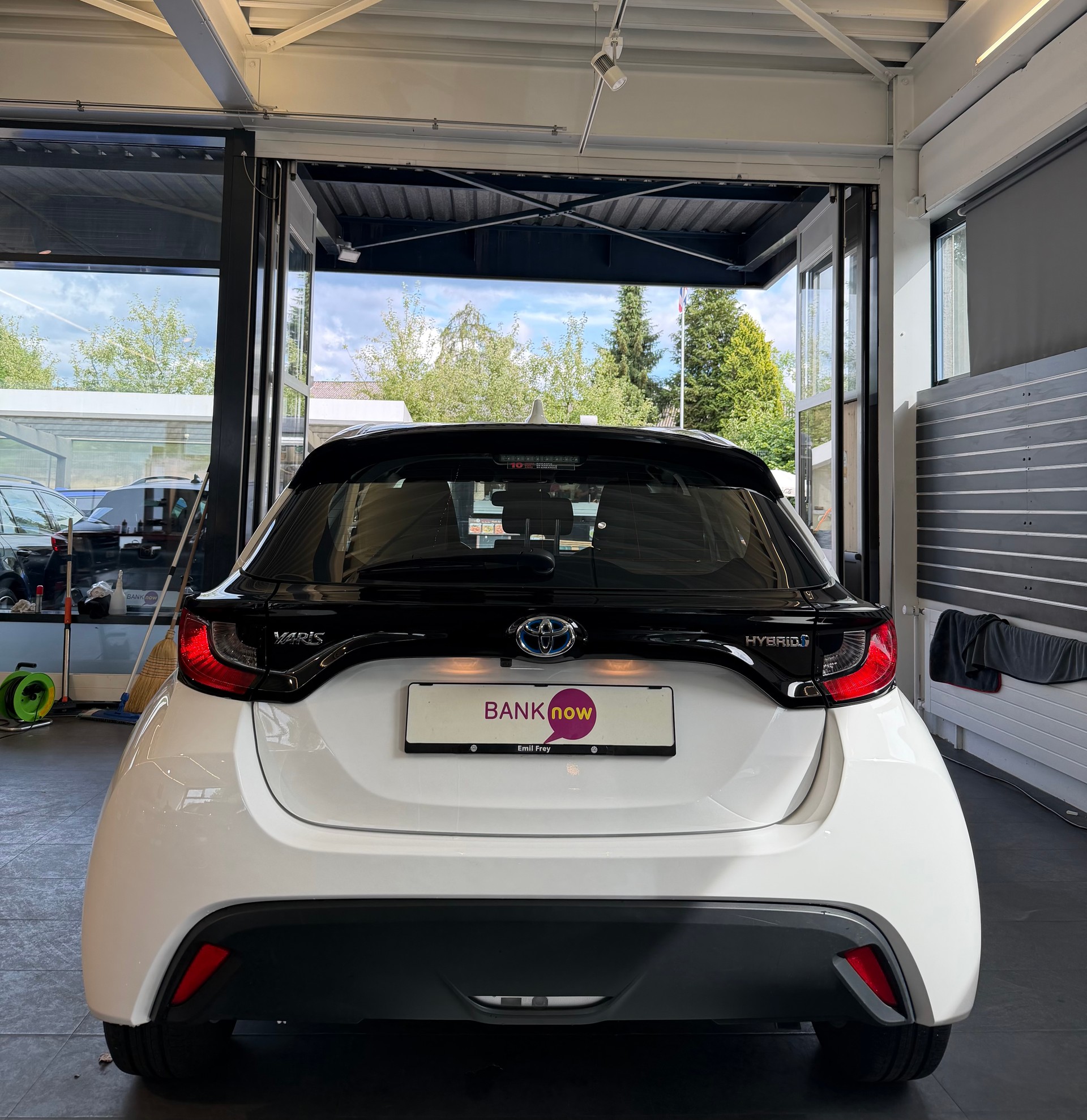 TOYOTA Yaris 1.5 VVT-i HSD Comfort-image-5