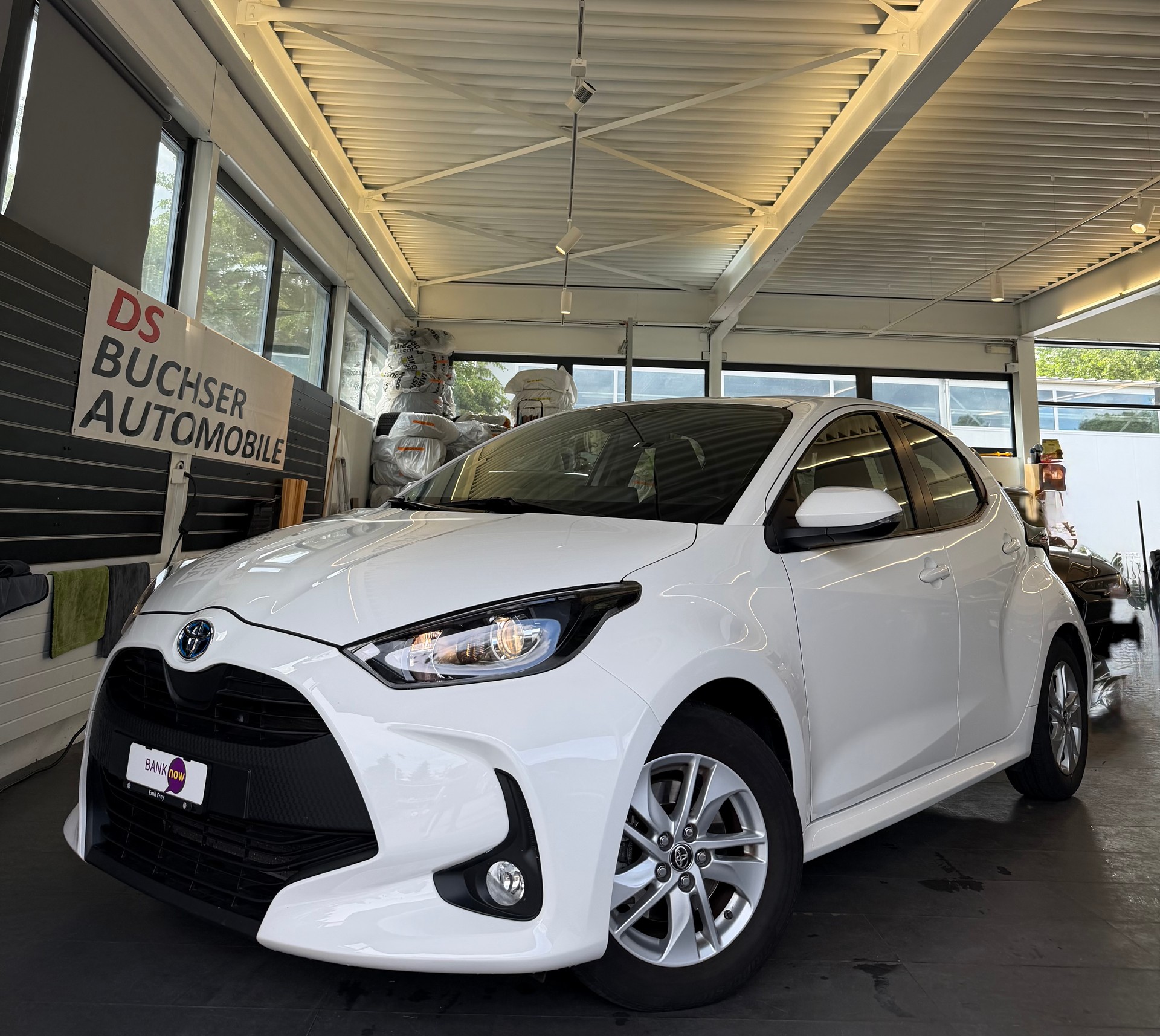 TOYOTA Yaris 1.5 VVT-i HSD Comfort-image-0