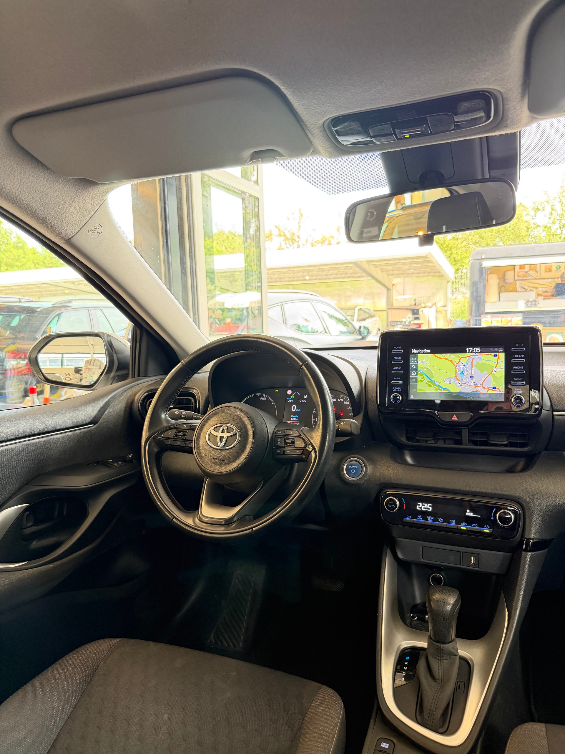 TOYOTA Yaris 1.5 VVT-i HSD Comfort-image-9