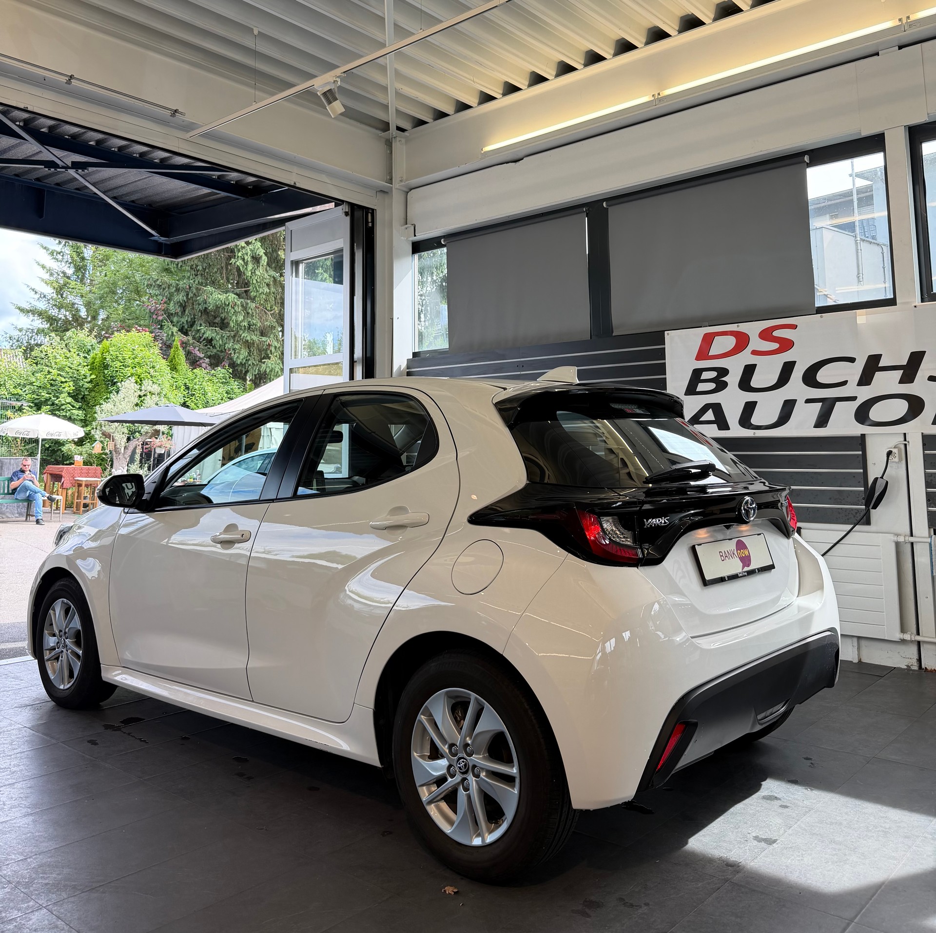 TOYOTA Yaris 1.5 VVT-i HSD Comfort-image-4