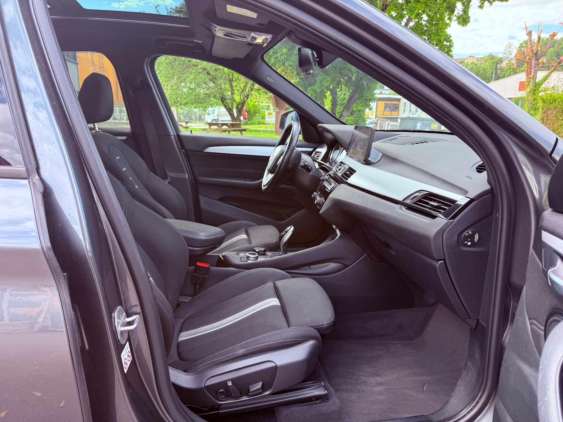 BMW X1 xDrive 20i Essential Edition Steptronic-image-13