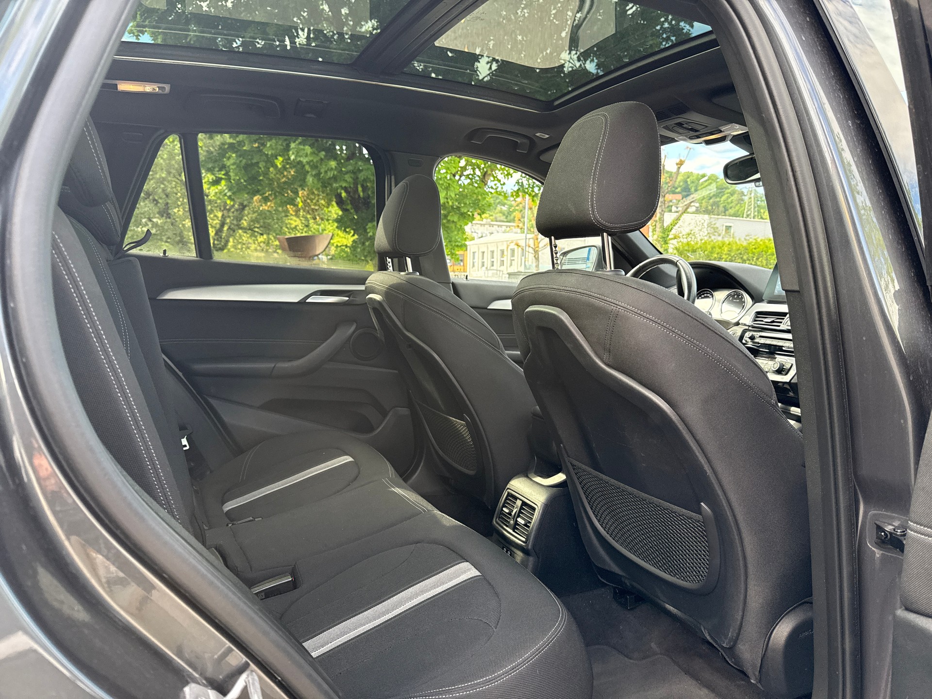 BMW X1 xDrive 20i Essential Edition Steptronic-image-14