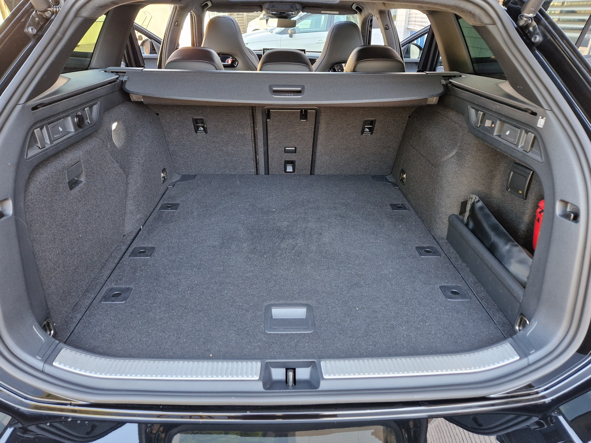 VW Passat Variant 2.0 TSI evo4 R-Line 4 Motion DSG 5 Jahre 100tkm VW Werksgarantie-image-15