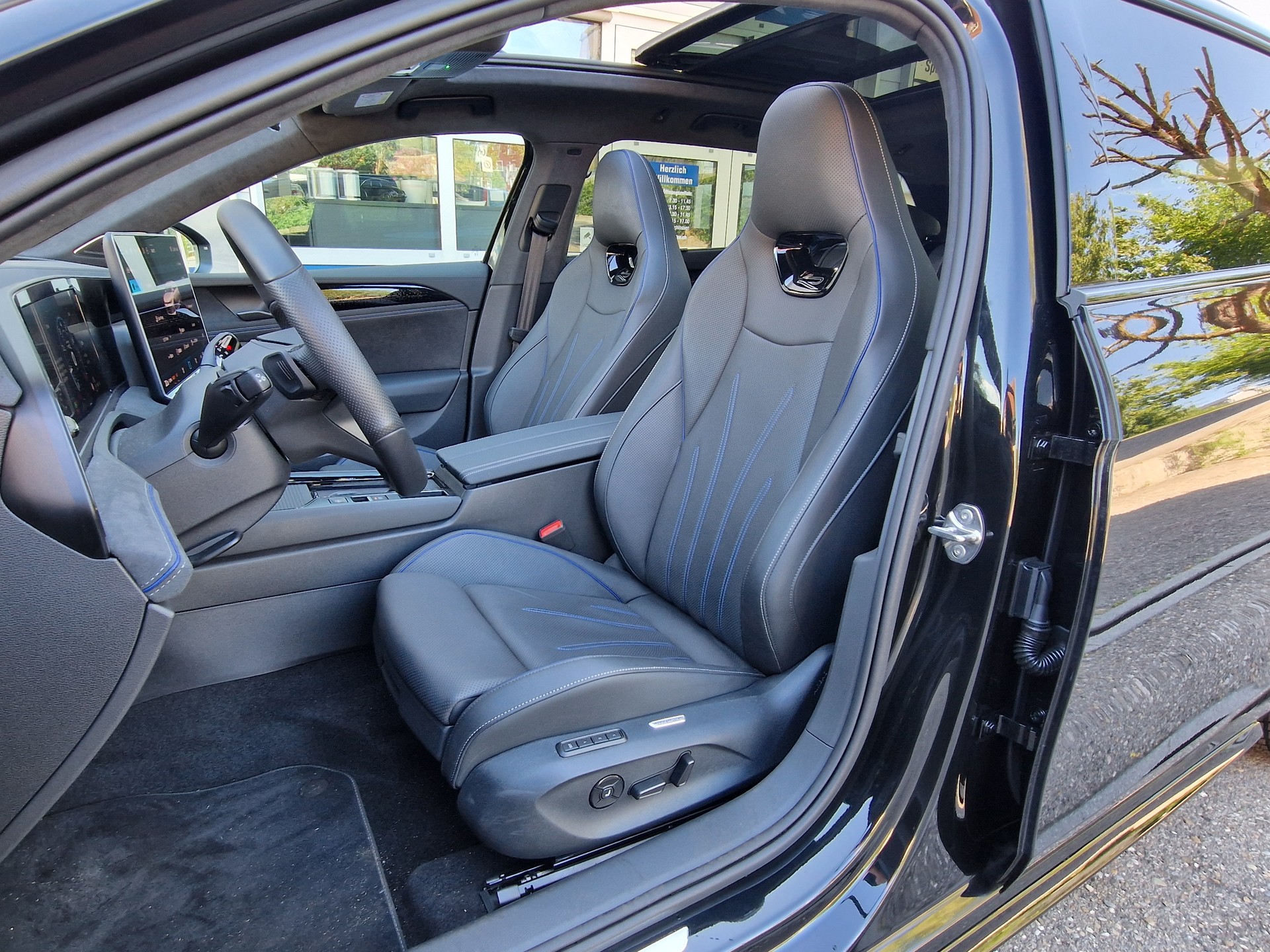 VW Passat Variant 2.0 TSI evo4 R-Line 4 Motion DSG 5 Jahre 100tkm VW Werksgarantie-image-8