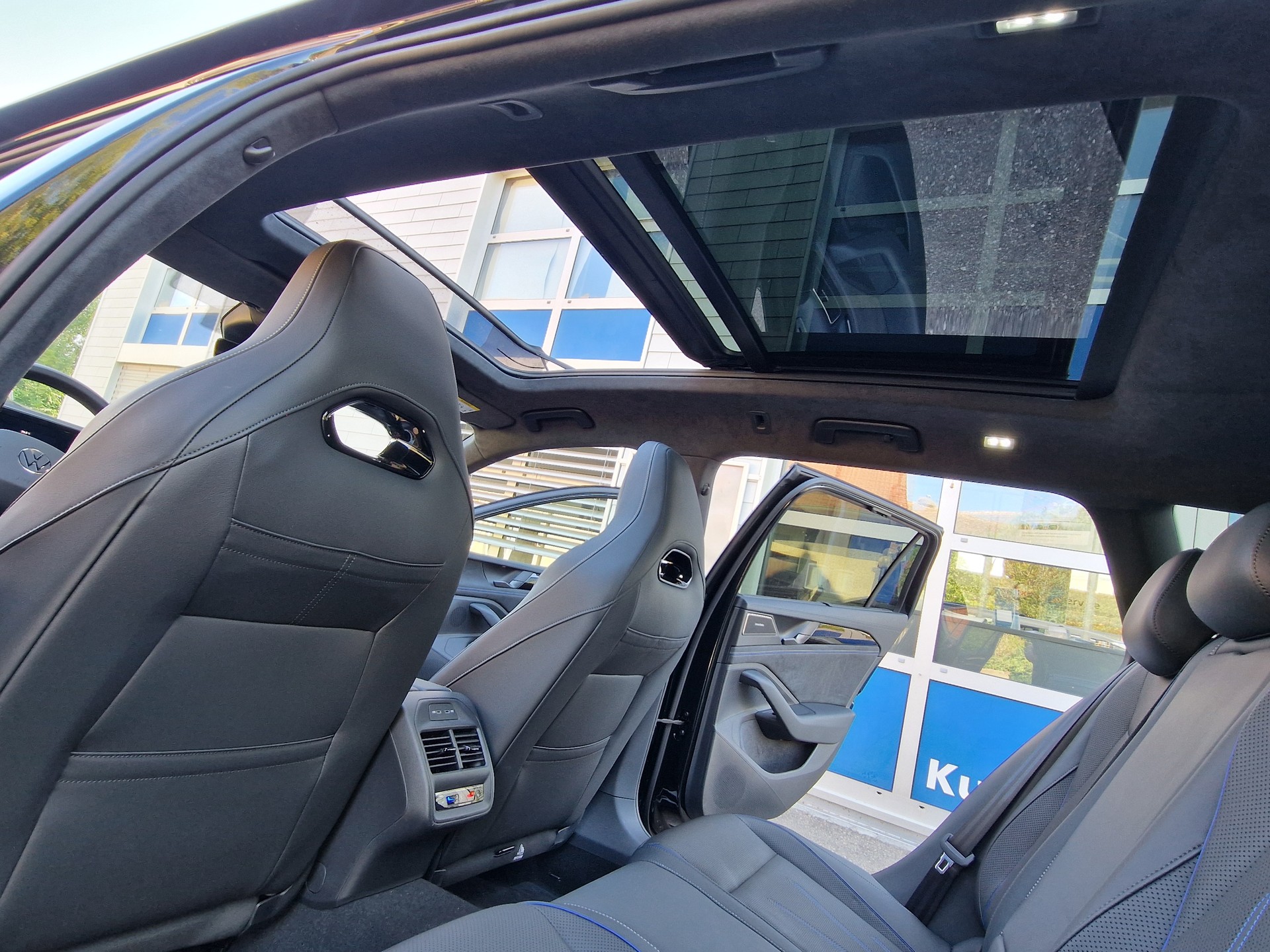 VW Passat Variant 2.0 TSI evo4 R-Line 4 Motion DSG 5 Jahre 100tkm VW Werksgarantie-image-11