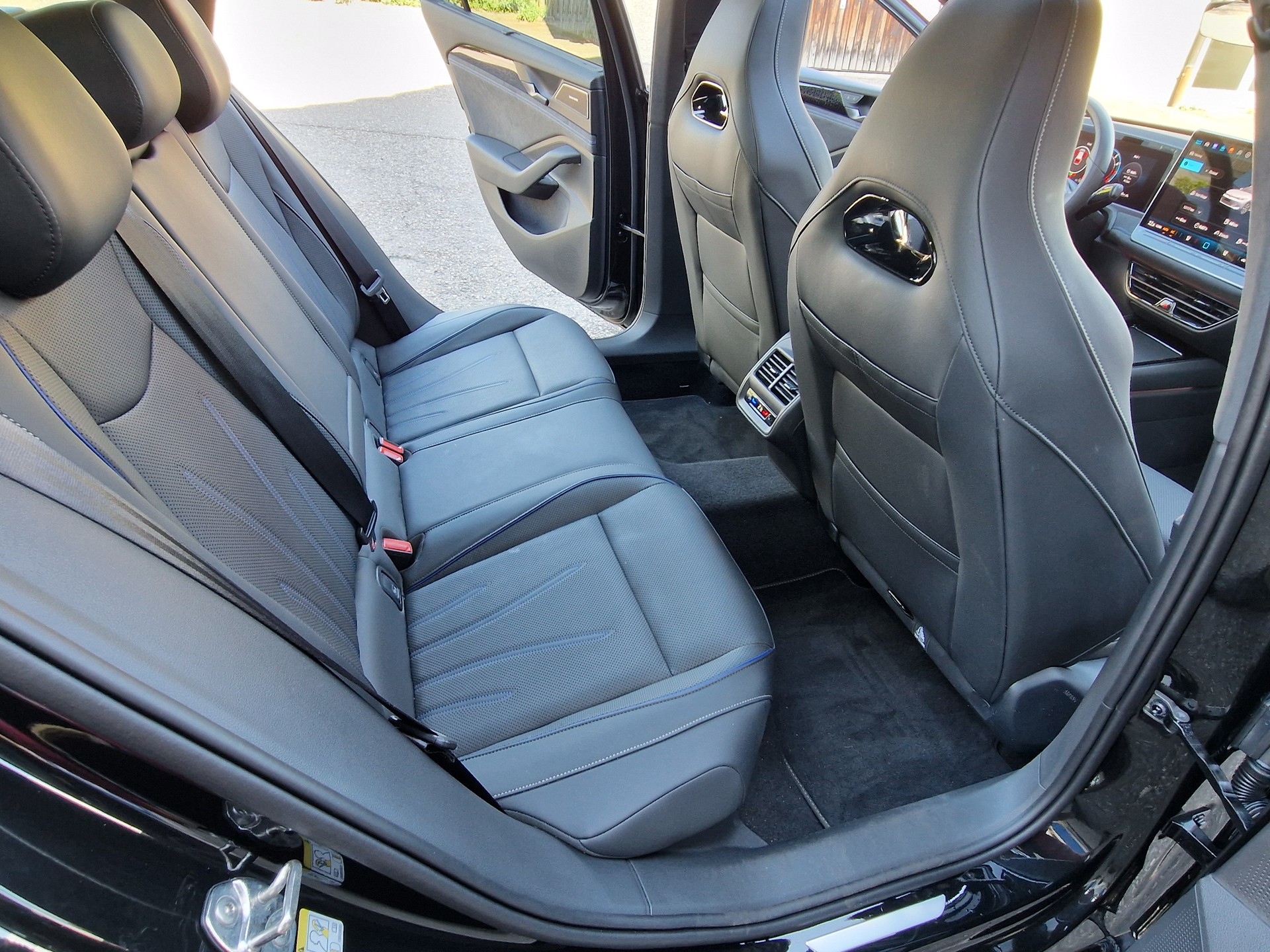 VW Passat Variant 2.0 TSI evo4 R-Line 4 Motion DSG 5 Jahre 100tkm VW Werksgarantie-image-10