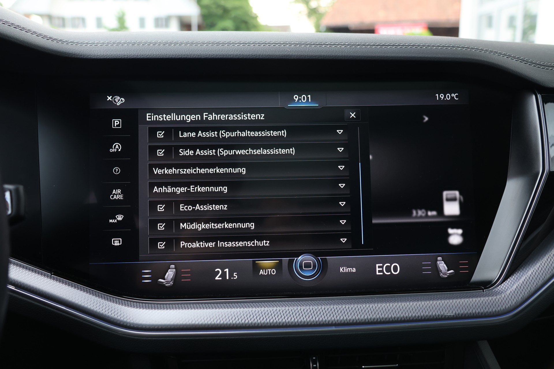 VW Touareg 3.0 TDI R Line Tiptronic "BlackStyle" + 3.5T AHK-image-27