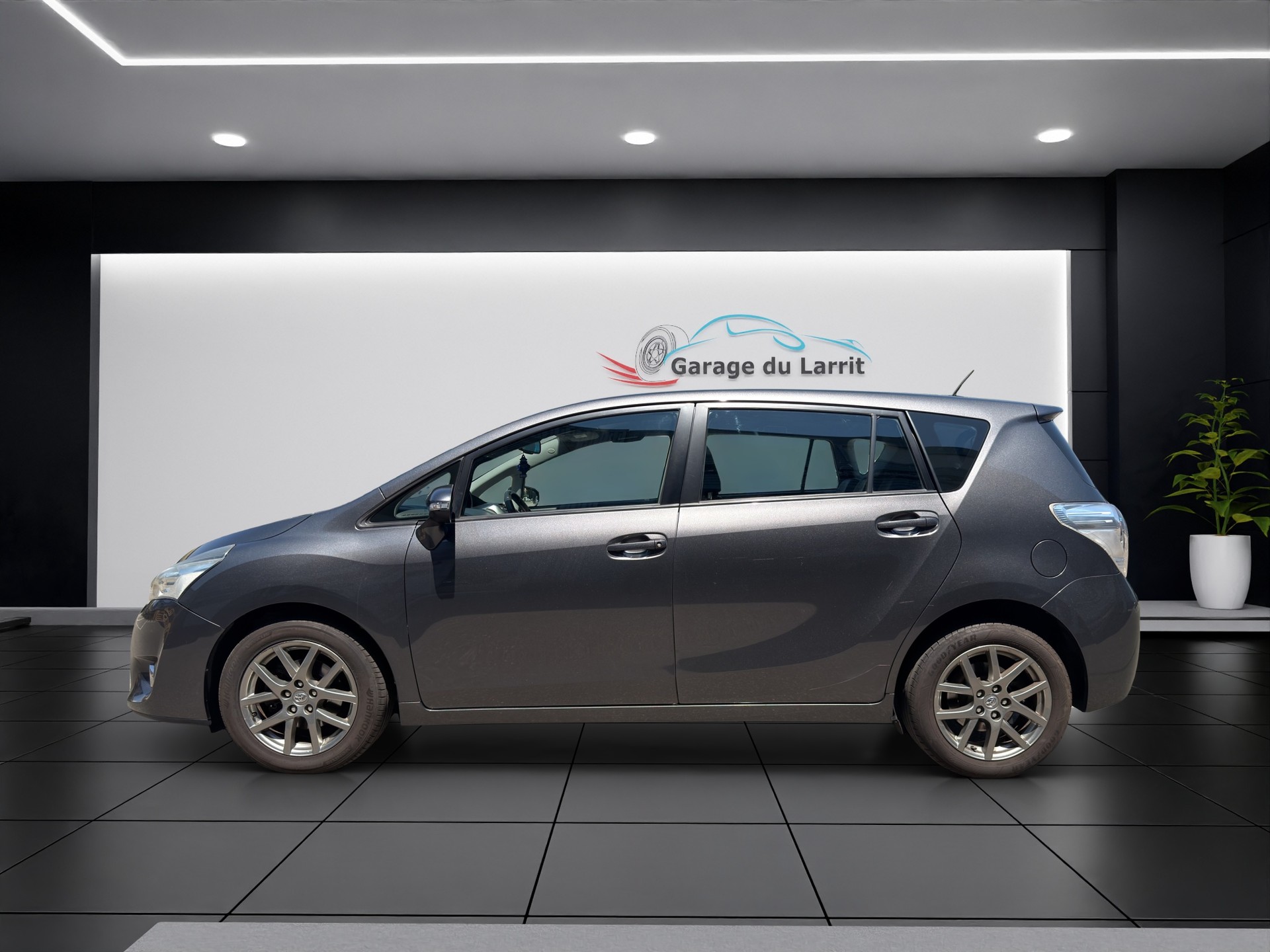 TOYOTA Verso 1.8 Sol Multidrive S-showroom-element-1