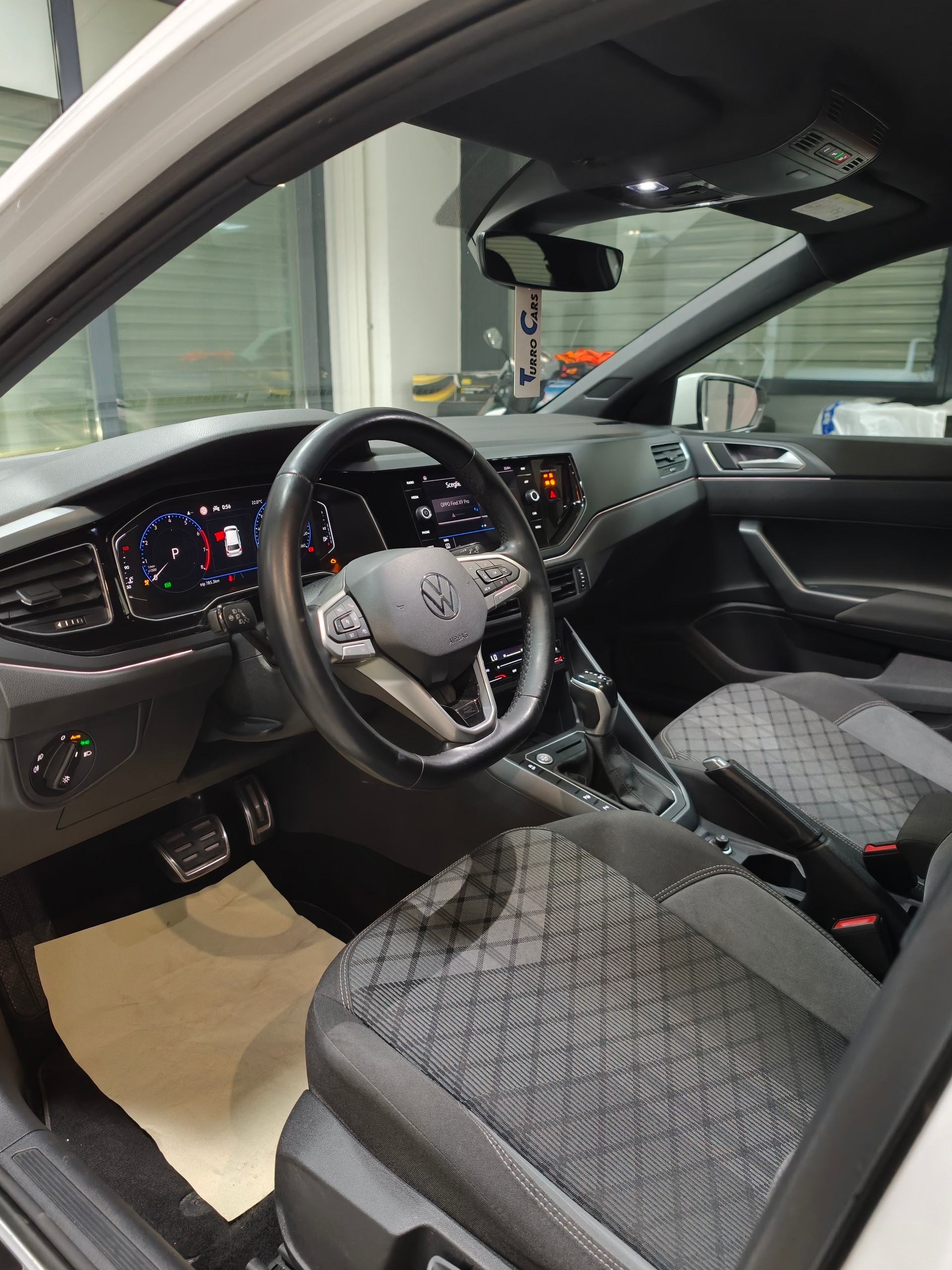 VW Polo 1.0 TSI R-Line DSG-image-7
