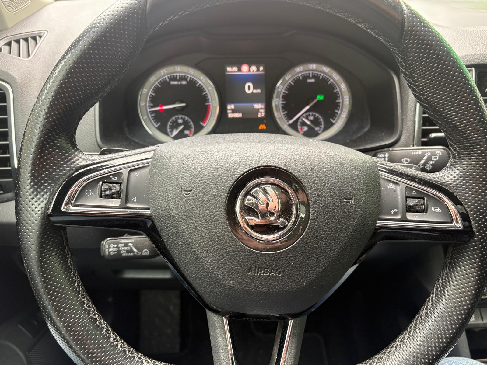 SKODA Karoq 2.0 TDI CR Ambition 4x4 DSG-image-5