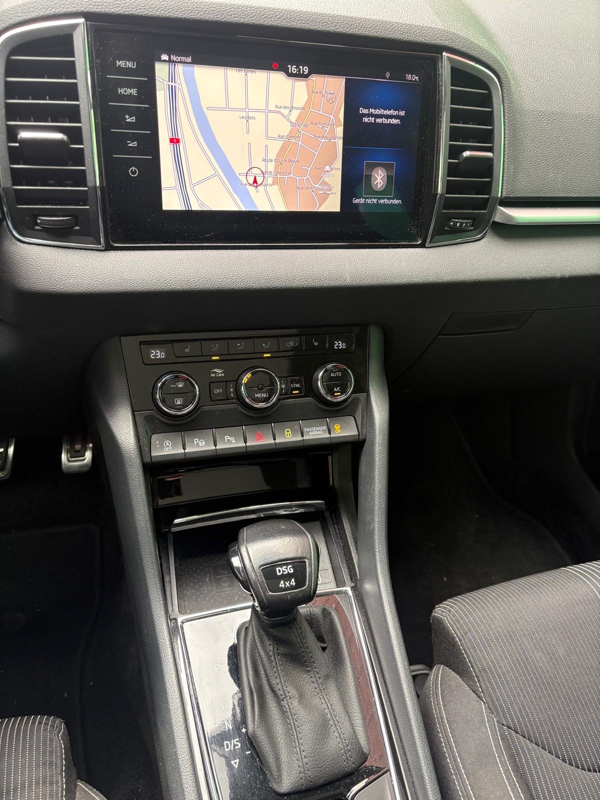 SKODA Karoq 2.0 TDI CR Ambition 4x4 DSG-image-6