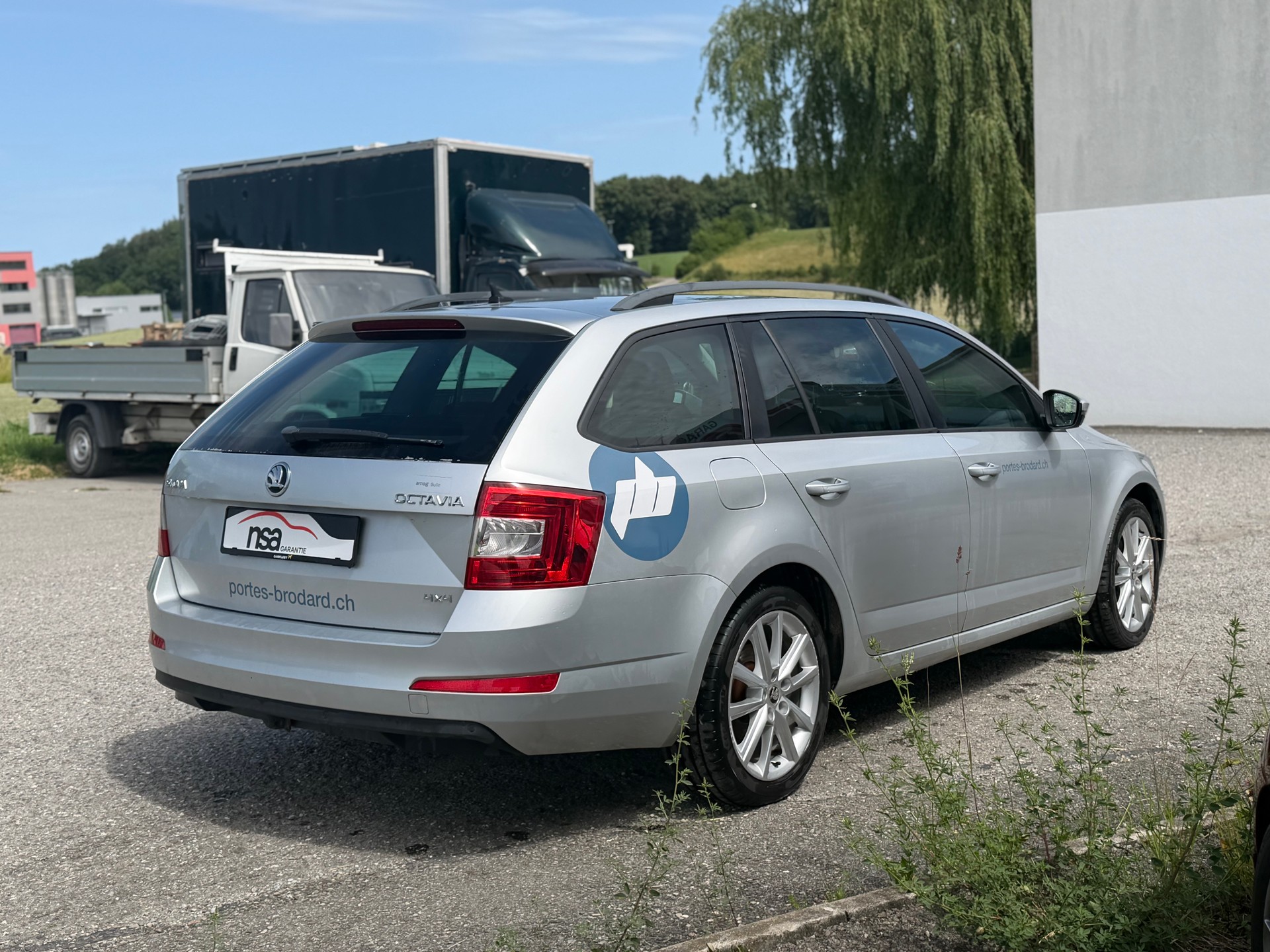 SKODA Octavia Combi 2.0 TDI Swiss Joy 4x4-image-3