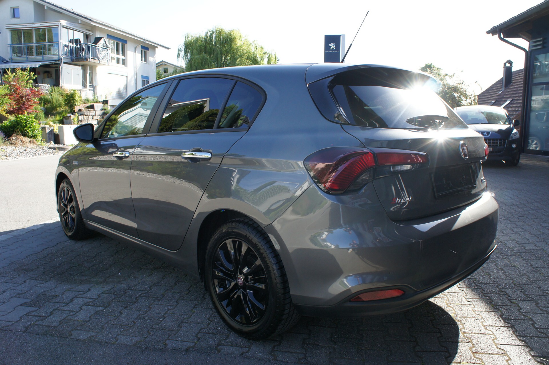 FIAT Tipo 1.4T Street-image-2