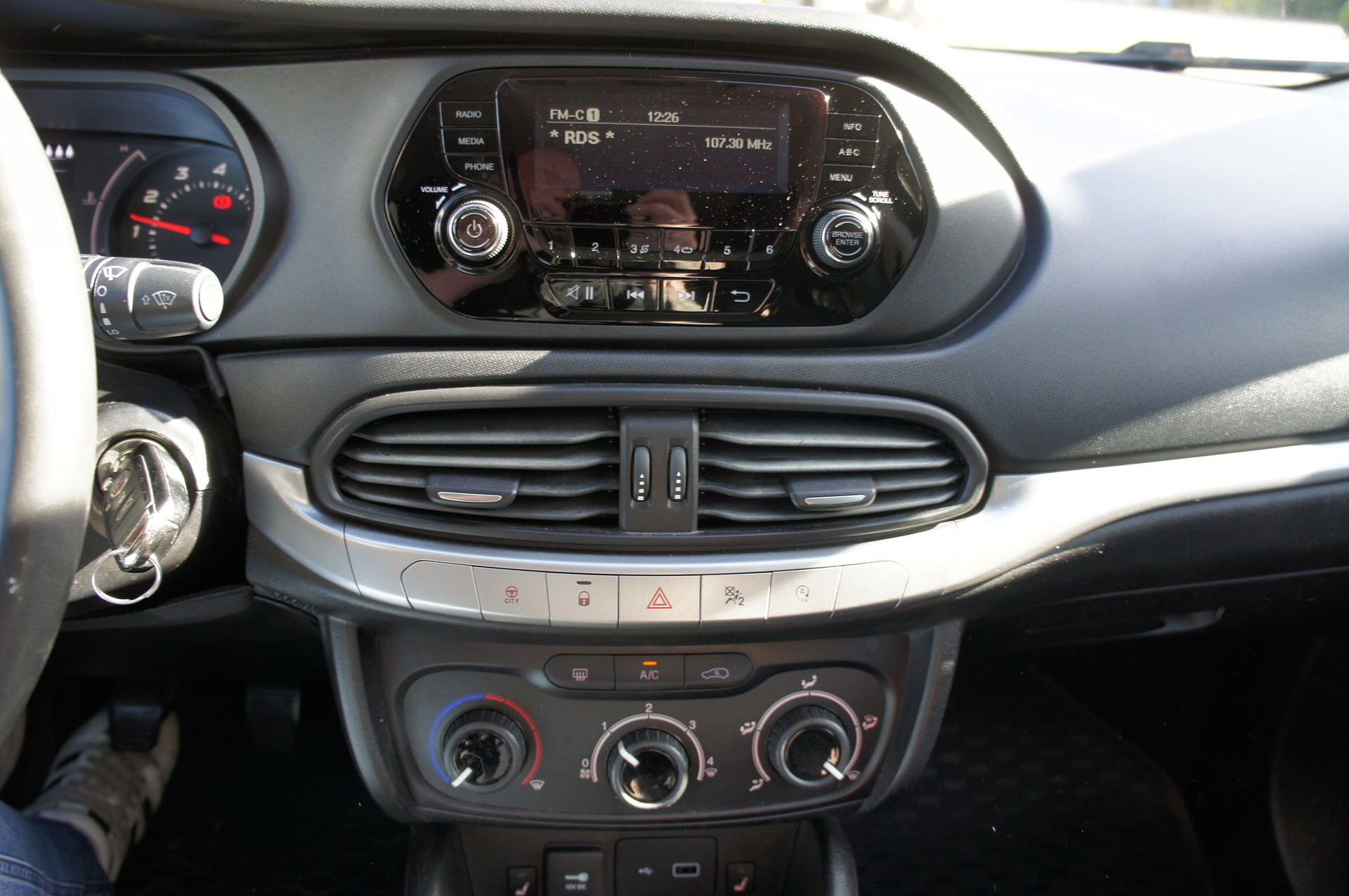FIAT Tipo 1.4T Street-image-14