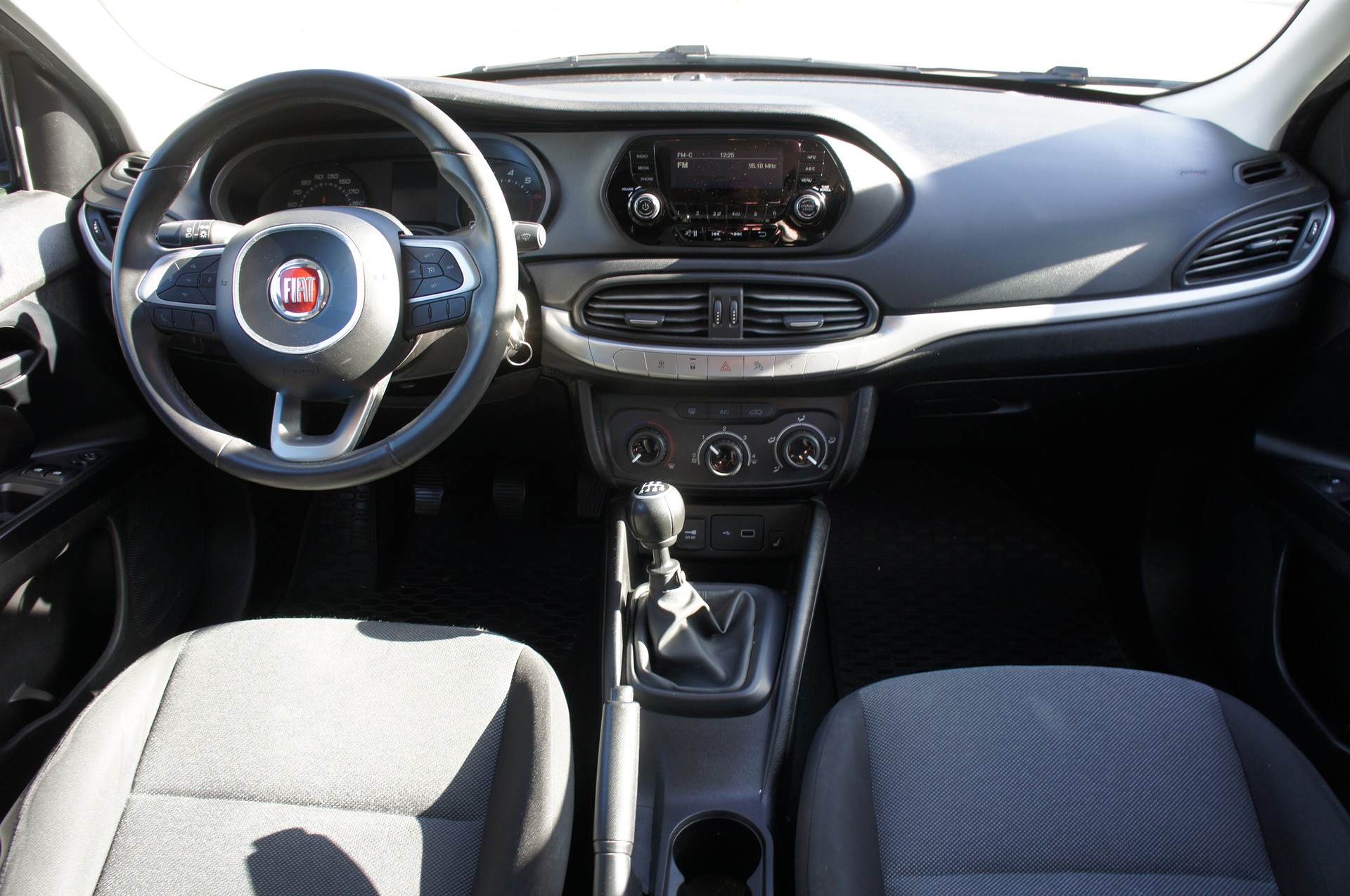 FIAT Tipo 1.4T Street-image-9
