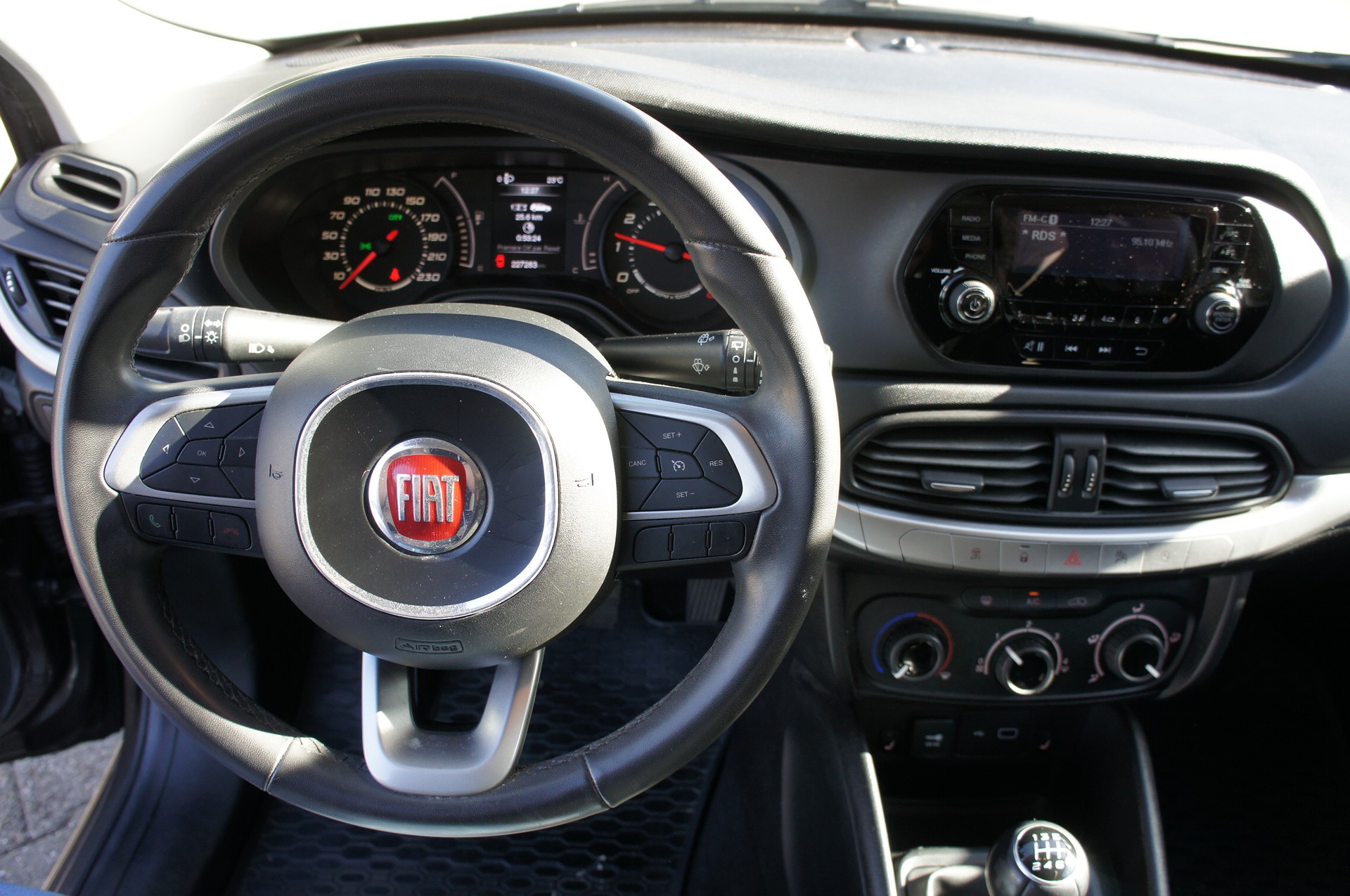 FIAT Tipo 1.4T Street-image-15