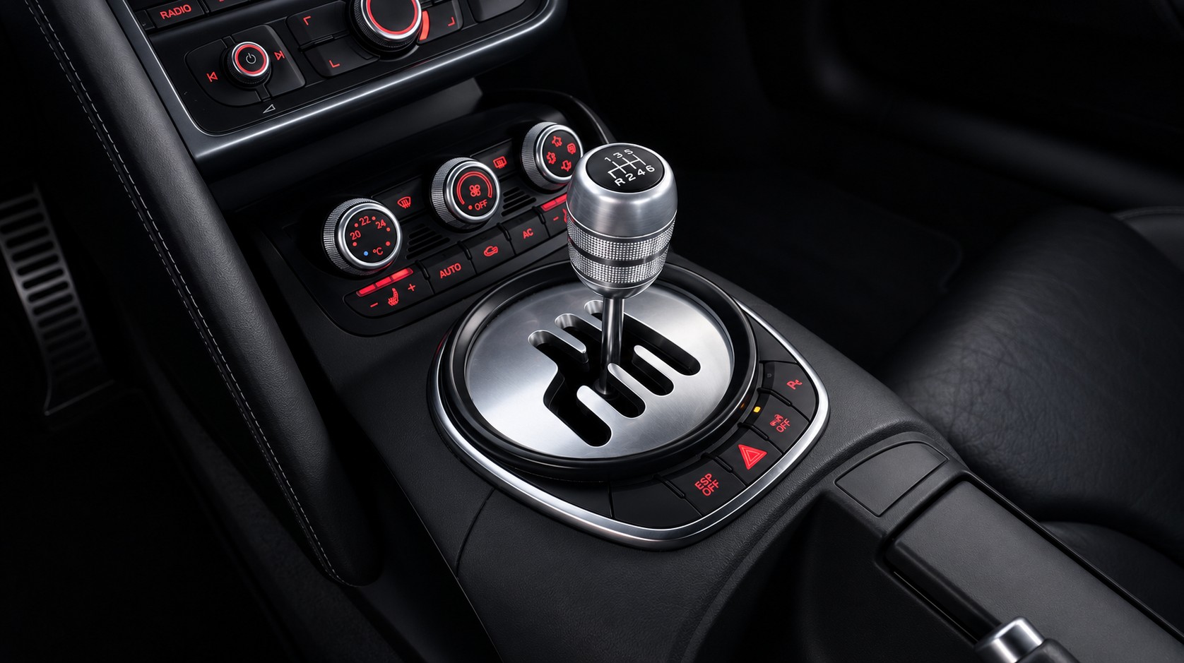 AUDI R8 Coupé 4.2 FSI V8 quattro-image-10
