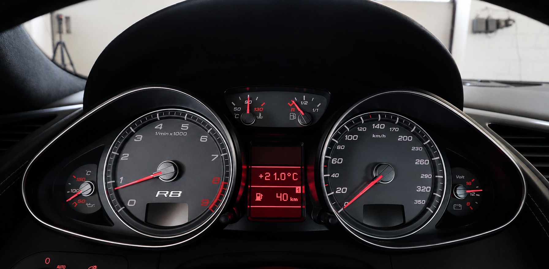 AUDI R8 Coupé 4.2 FSI V8 quattro-image-7