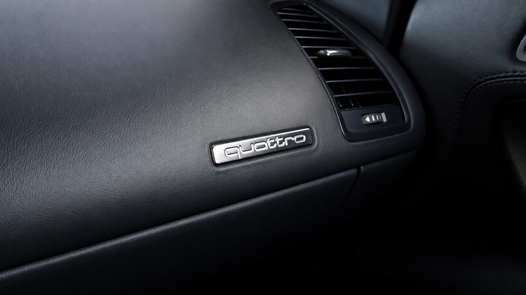 AUDI R8 Coupé 4.2 FSI V8 quattro-image-14