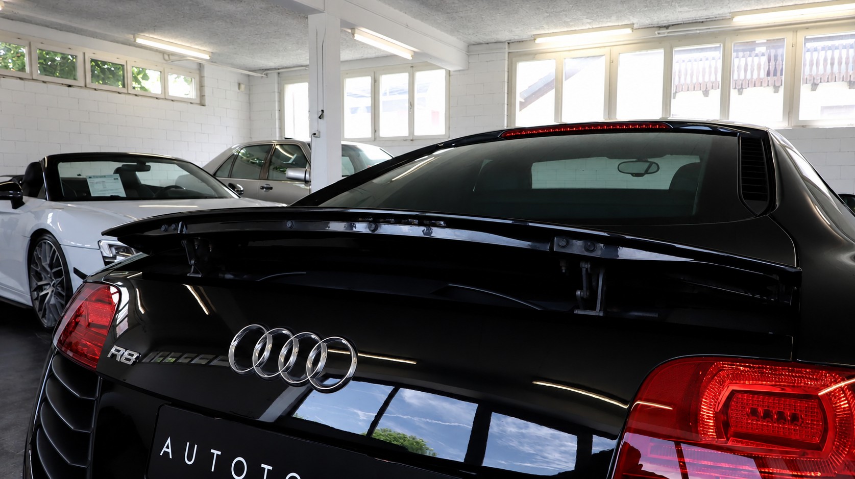 AUDI R8 Coupé 4.2 FSI V8 quattro-image-19