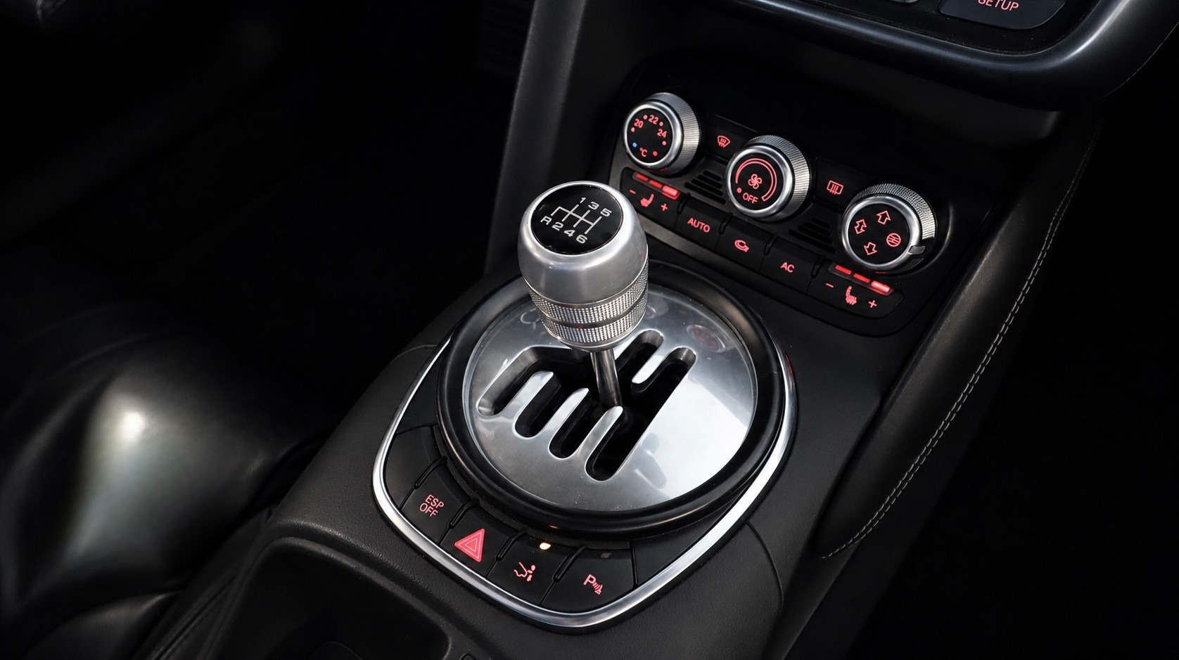 AUDI R8 Coupé 4.2 FSI V8 quattro-image-13