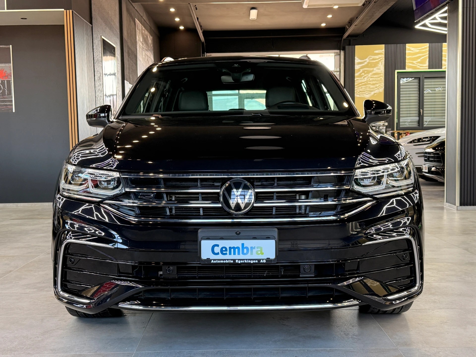 VW Tiguan 2.0TSI R-Line 4Motion DSG-image-1
