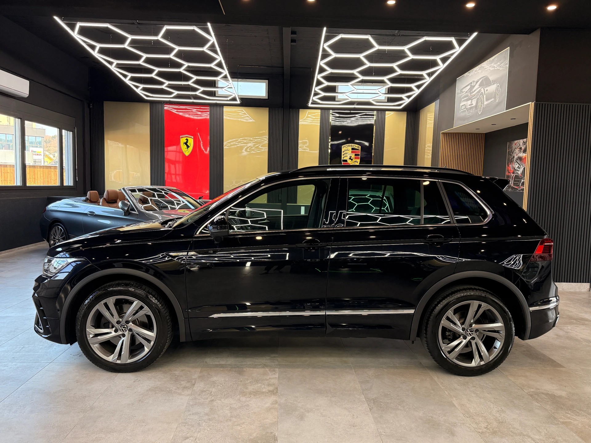 VW Tiguan 2.0TSI R-Line 4Motion DSG-image-7