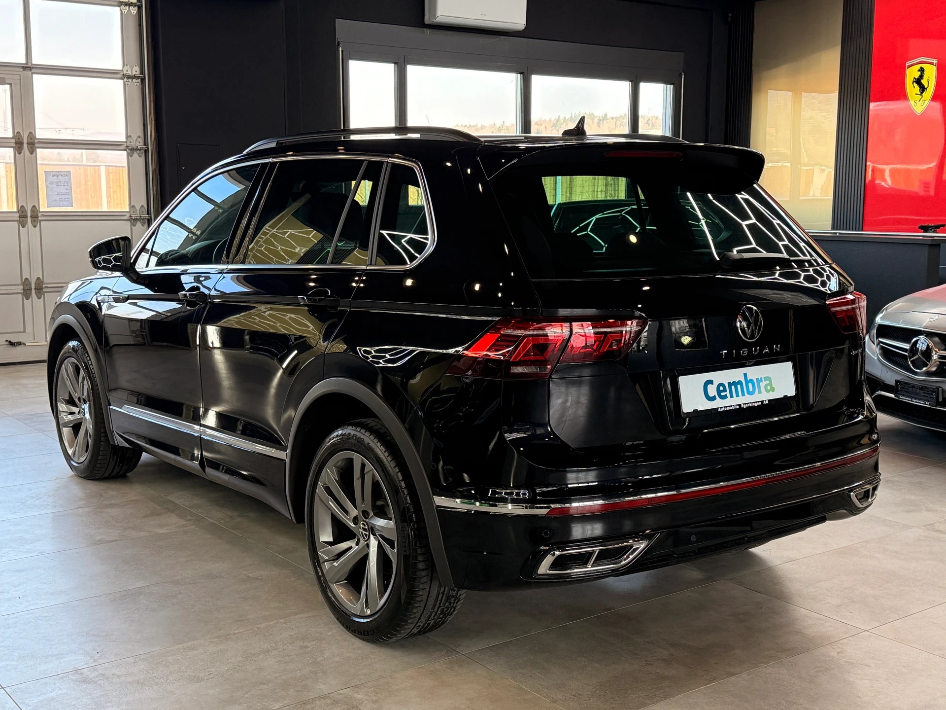 VW Tiguan 2.0TSI R-Line 4Motion DSG-image-6