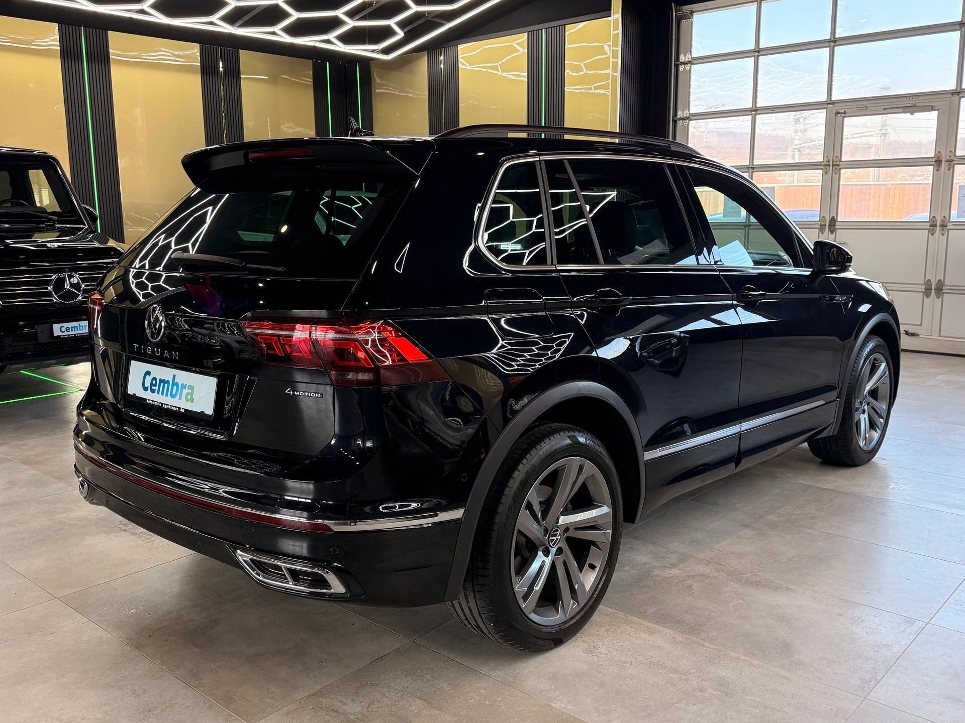 VW Tiguan 2.0TSI R-Line 4Motion DSG-image-4
