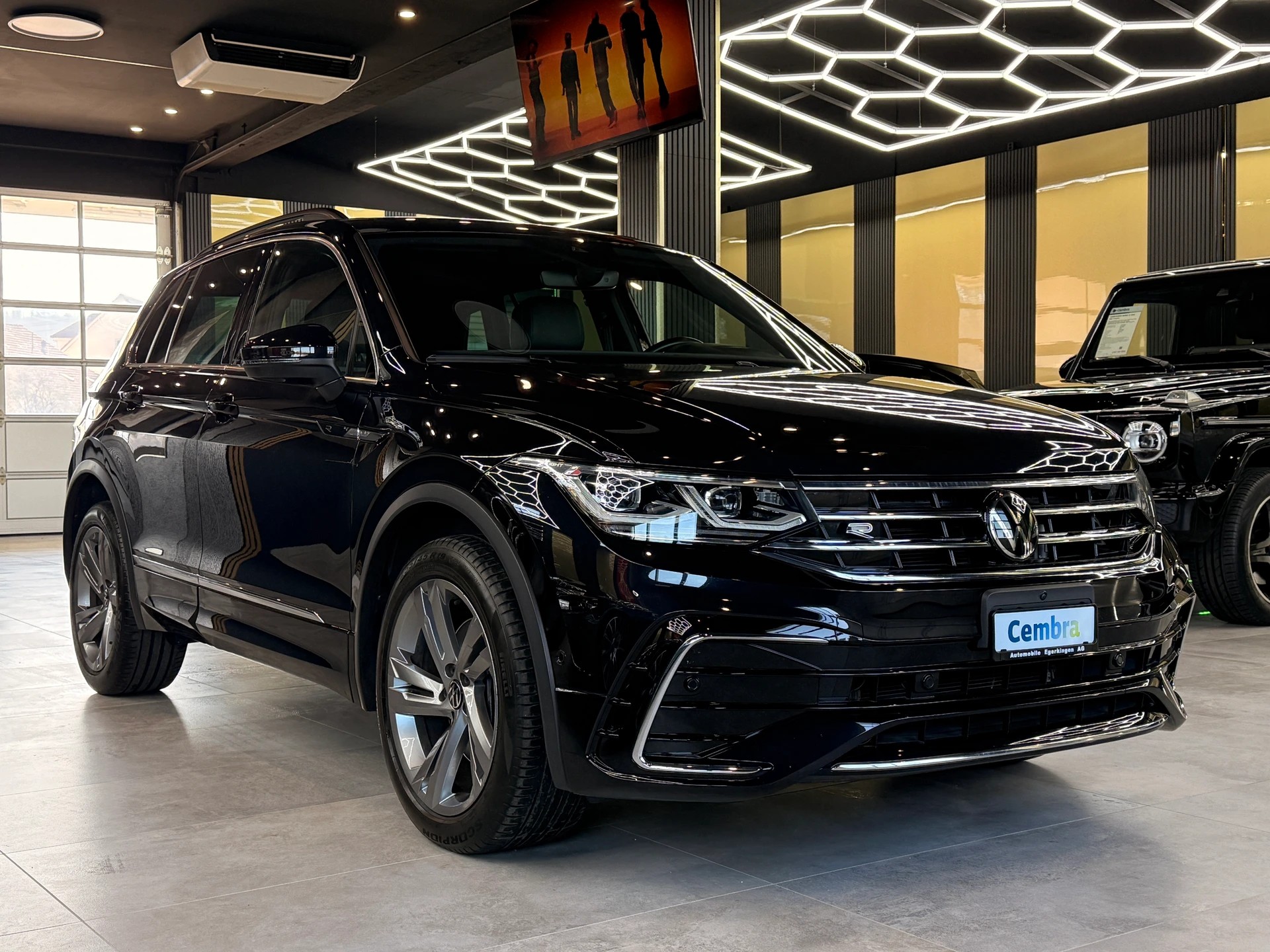 VW Tiguan 2.0TSI R-Line 4Motion DSG-image-2