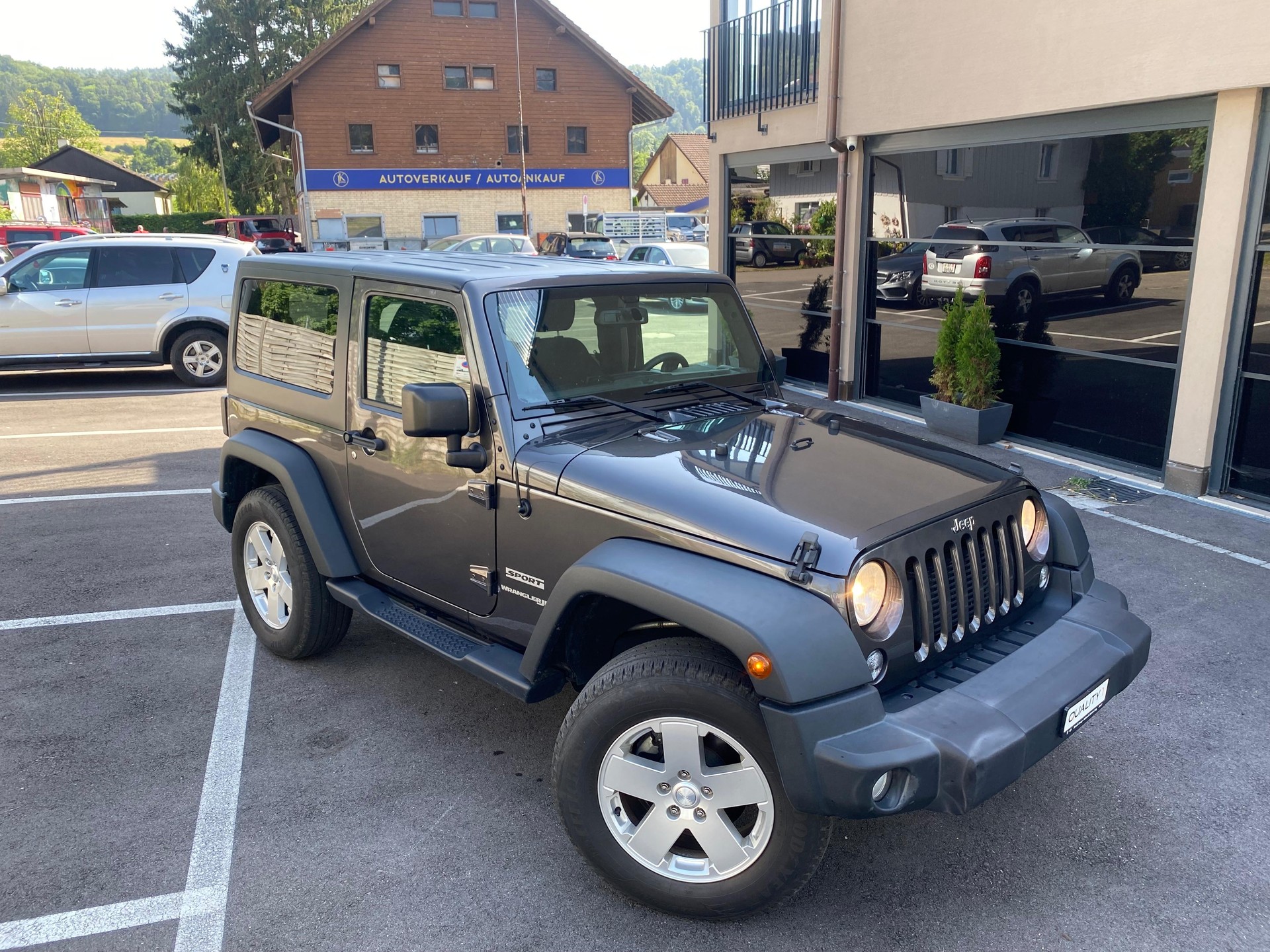JEEP Wrangler 2.8 CRD Sport Automatic softtop-showroom-element-1