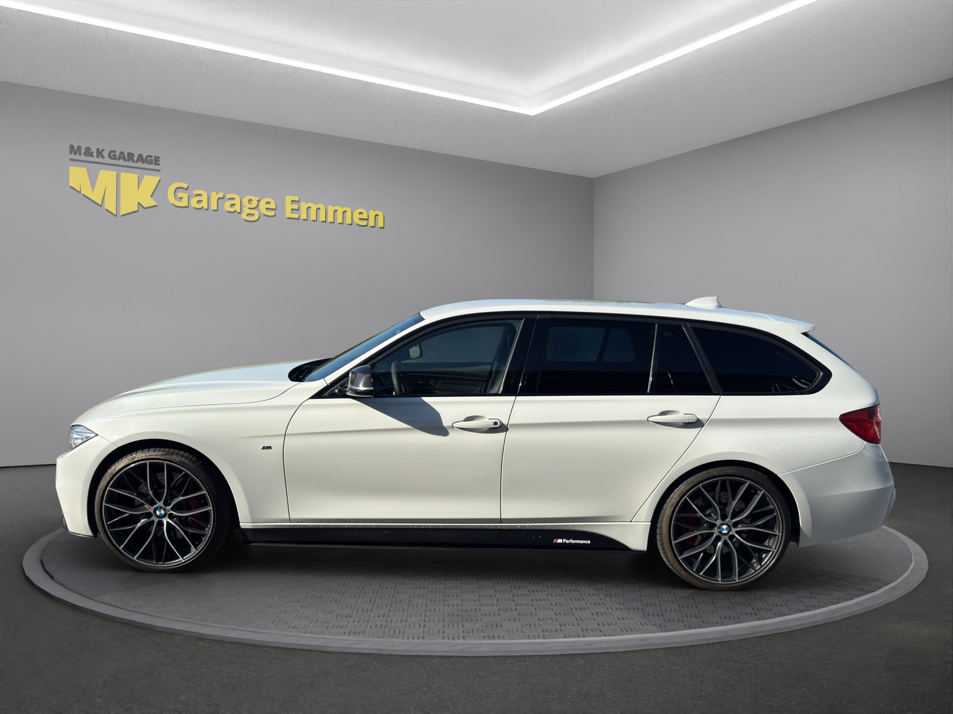 BMW 335i xDrive Touring Sport Line Steptronic-image-1