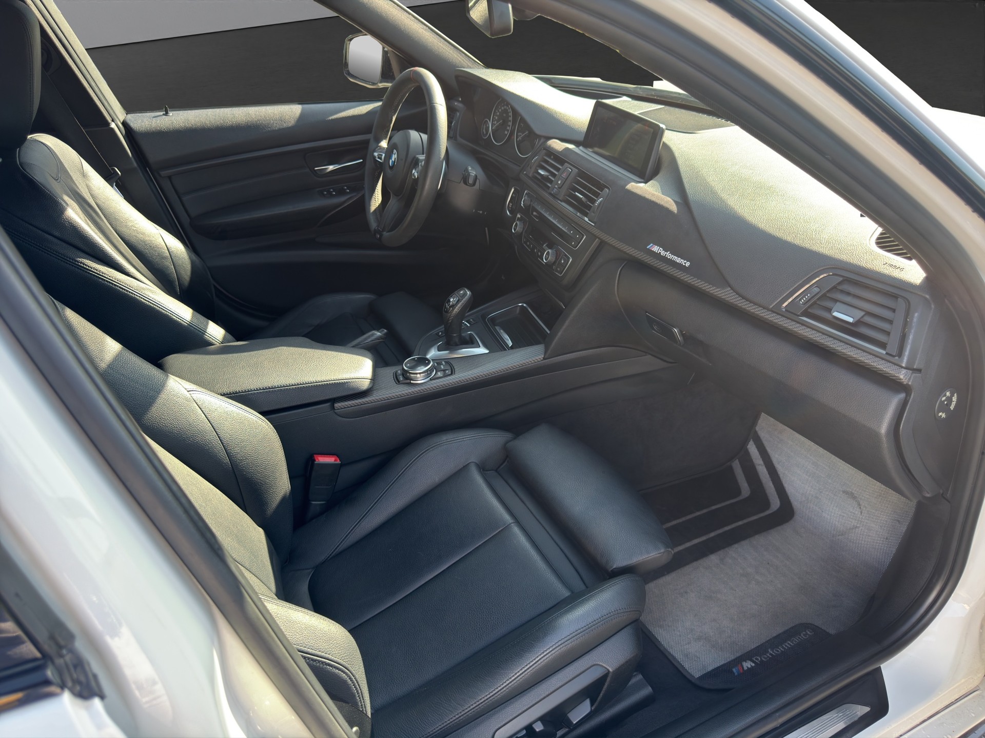 BMW 335i xDrive Touring Sport Line Steptronic-image-10