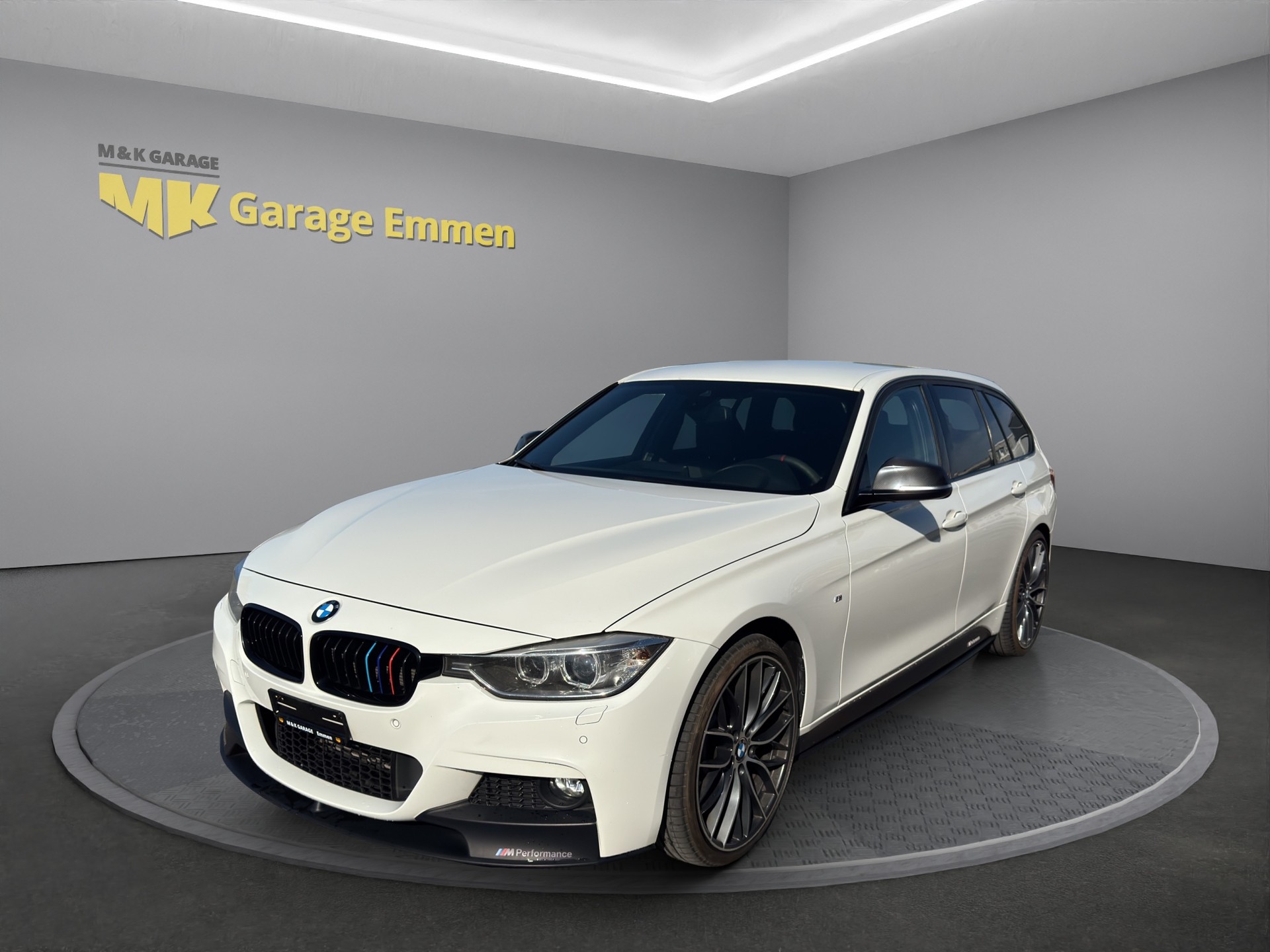 BMW 335i xDrive Touring Sport Line Steptronic-image-0