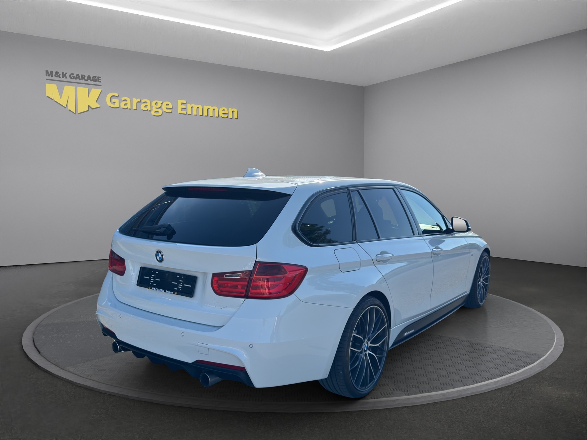 BMW 335i xDrive Touring Sport Line Steptronic-image-4