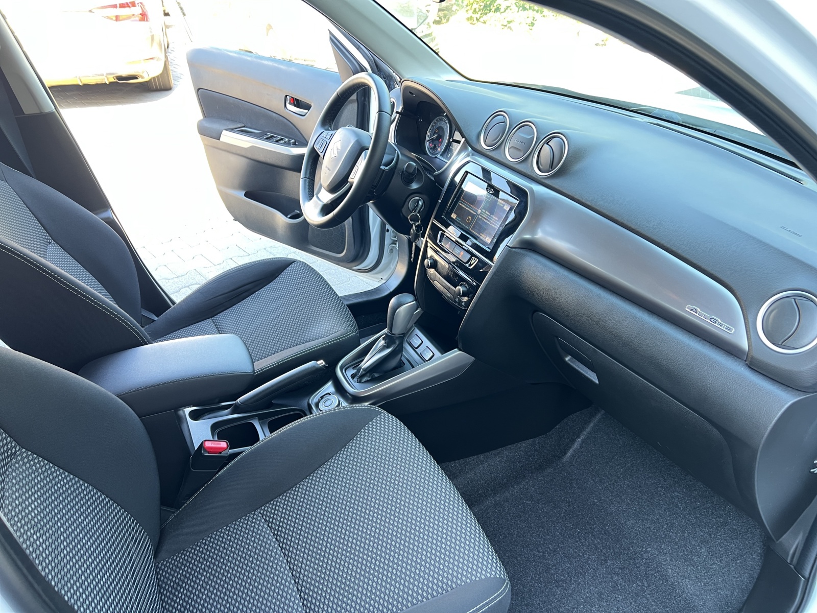 SUZUKI Vitara 1.4 Boosterjet Compact Top Automatic-image-6