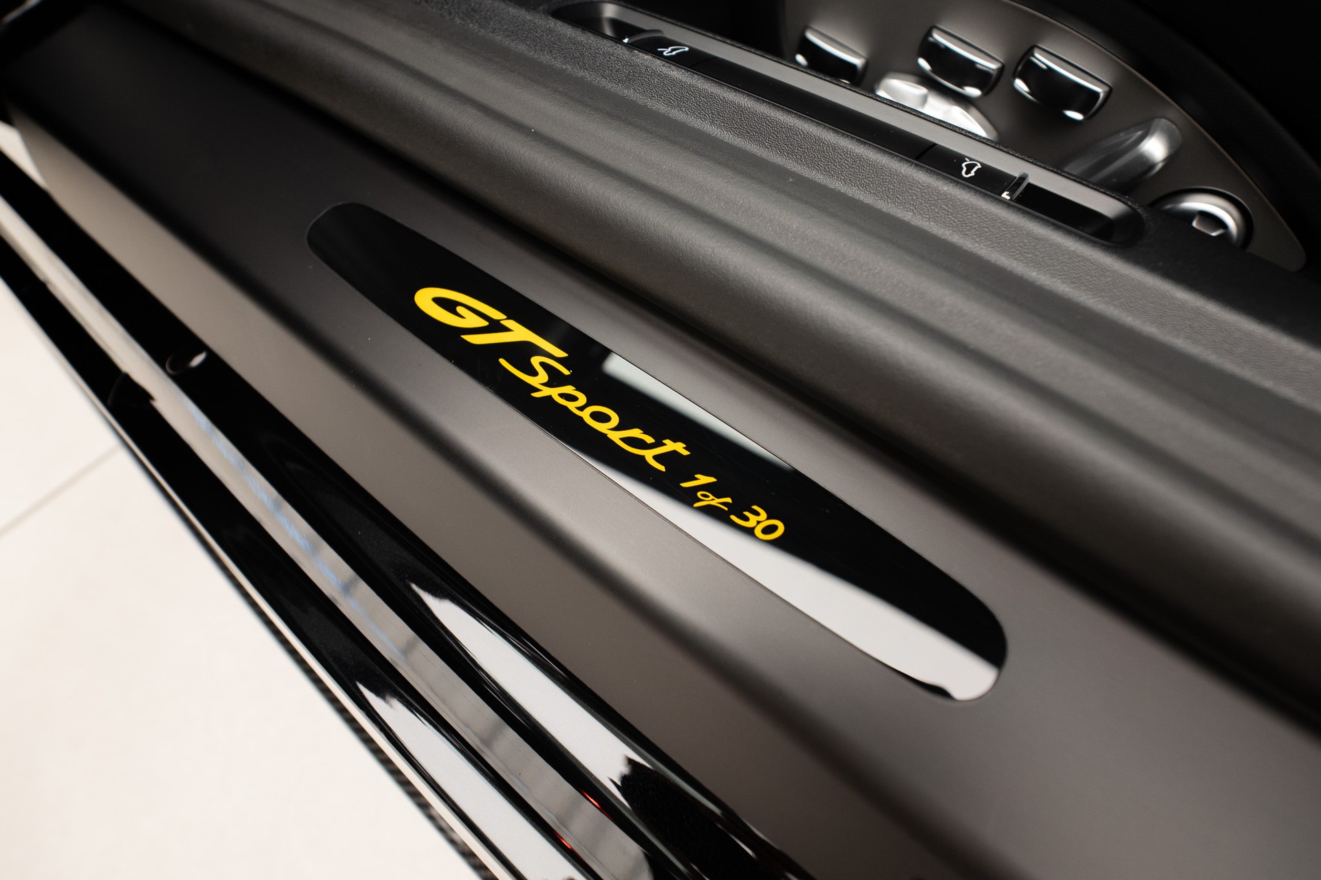 PORSCHE 911 Turbo S Cabrio TECH ART-image-10