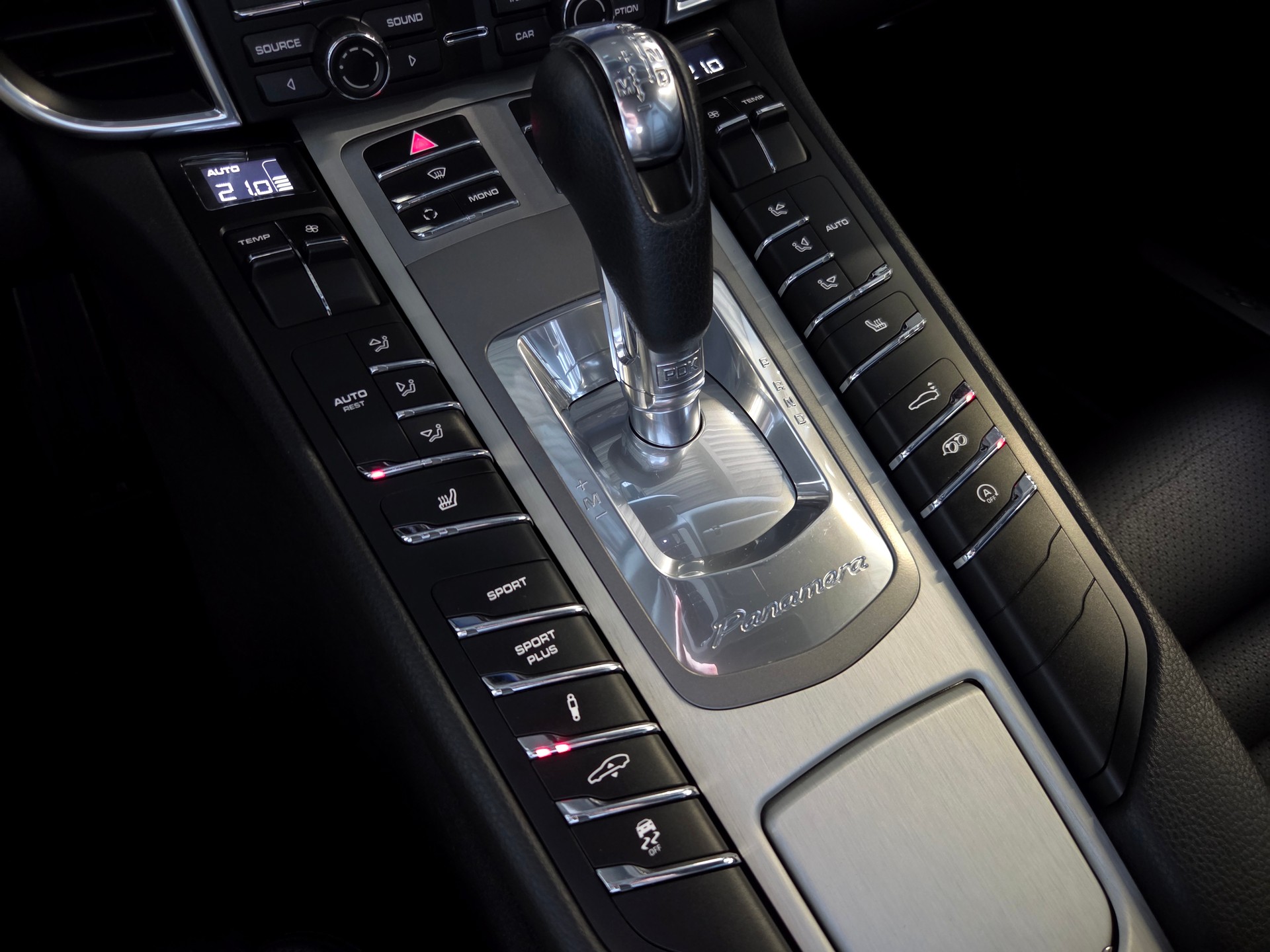 PORSCHE Panamera 4.8 V8 4S PDK-image-13