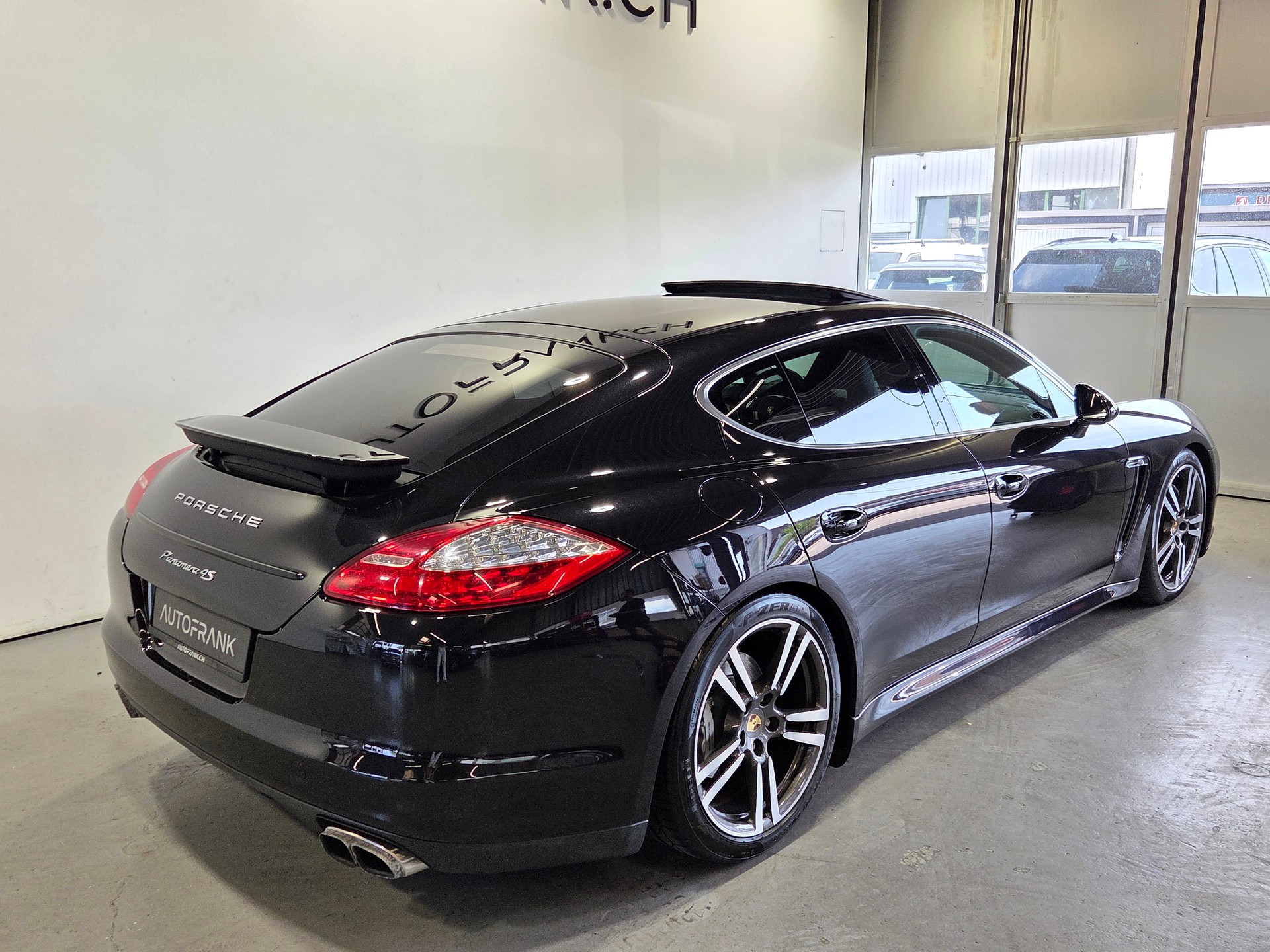 PORSCHE Panamera 4.8 V8 4S PDK-image-16