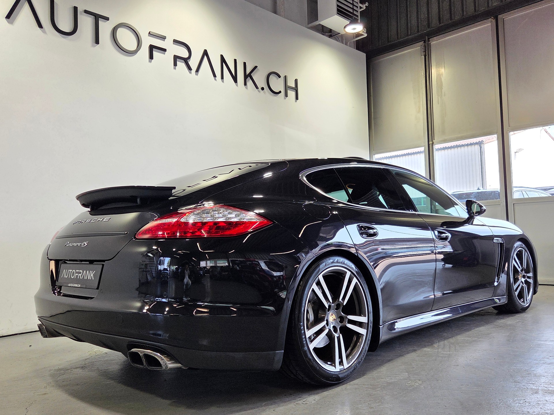 PORSCHE Panamera 4.8 V8 4S PDK-image-2