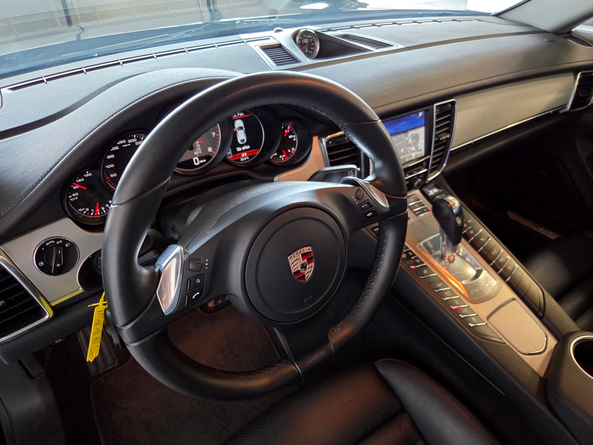 PORSCHE Panamera 4.8 V8 4S PDK-image-11