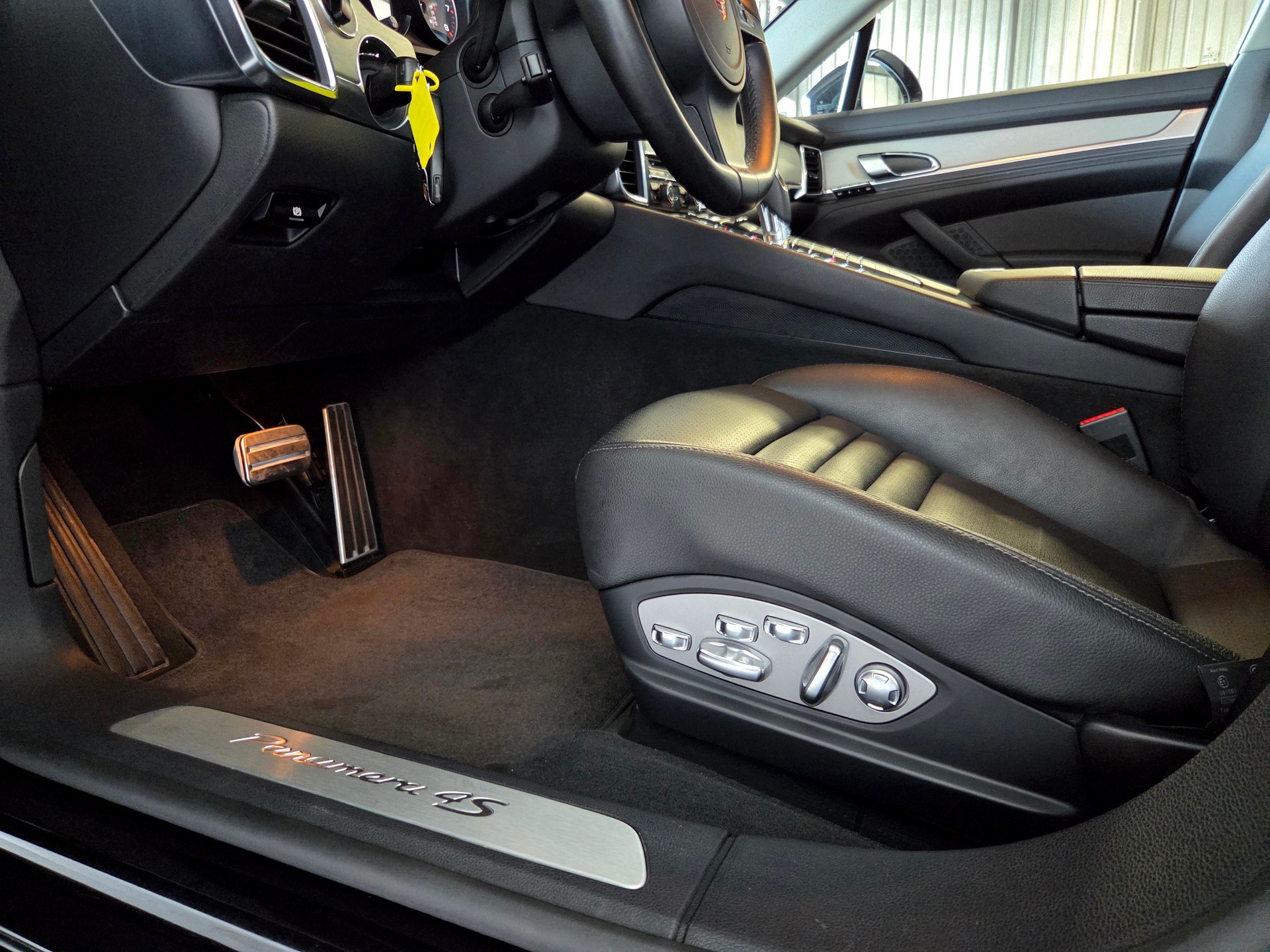 PORSCHE Panamera 4.8 V8 4S PDK-image-12