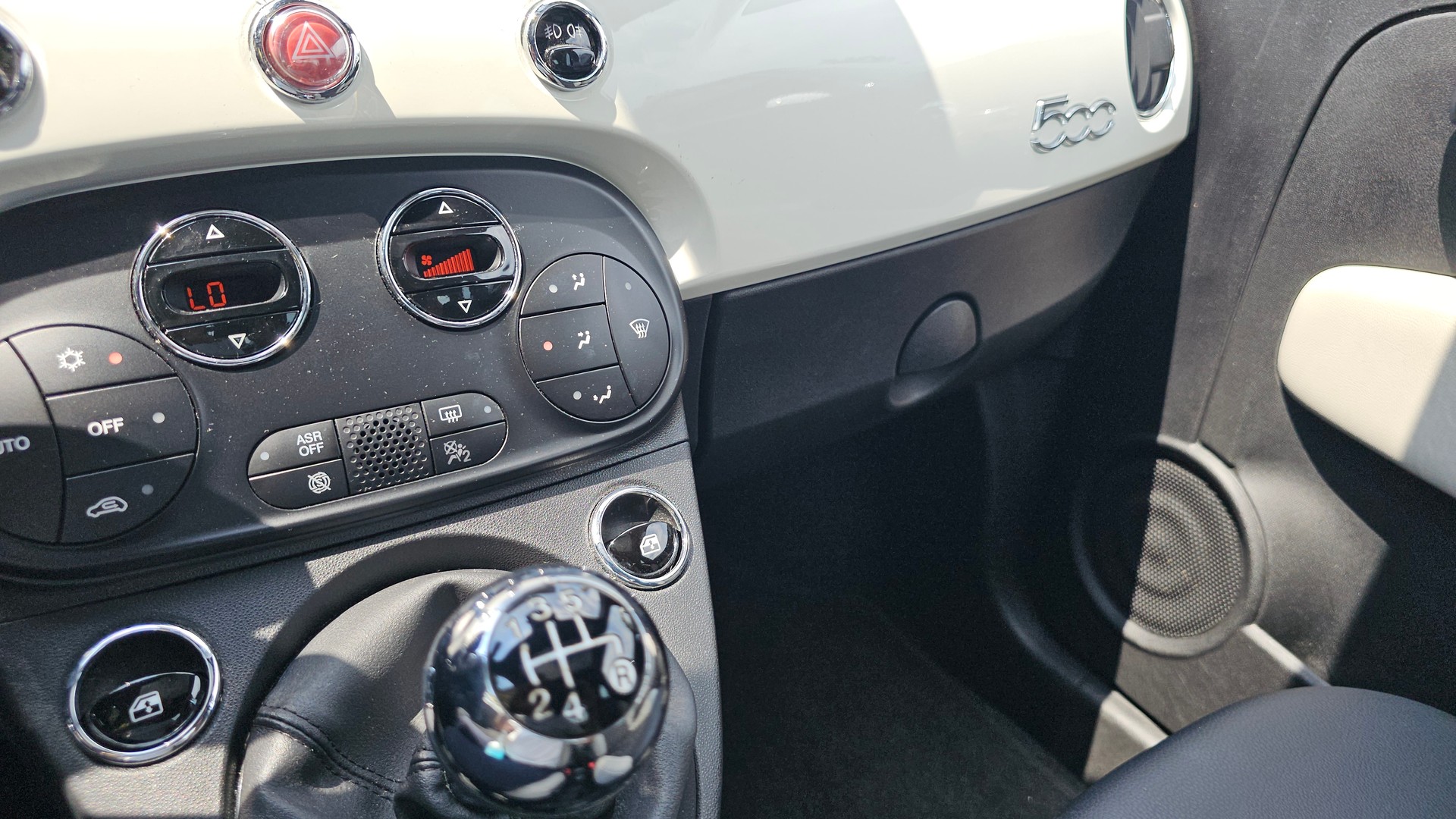 FIAT 500 0.9 Twinair Swiss Edition-image-12