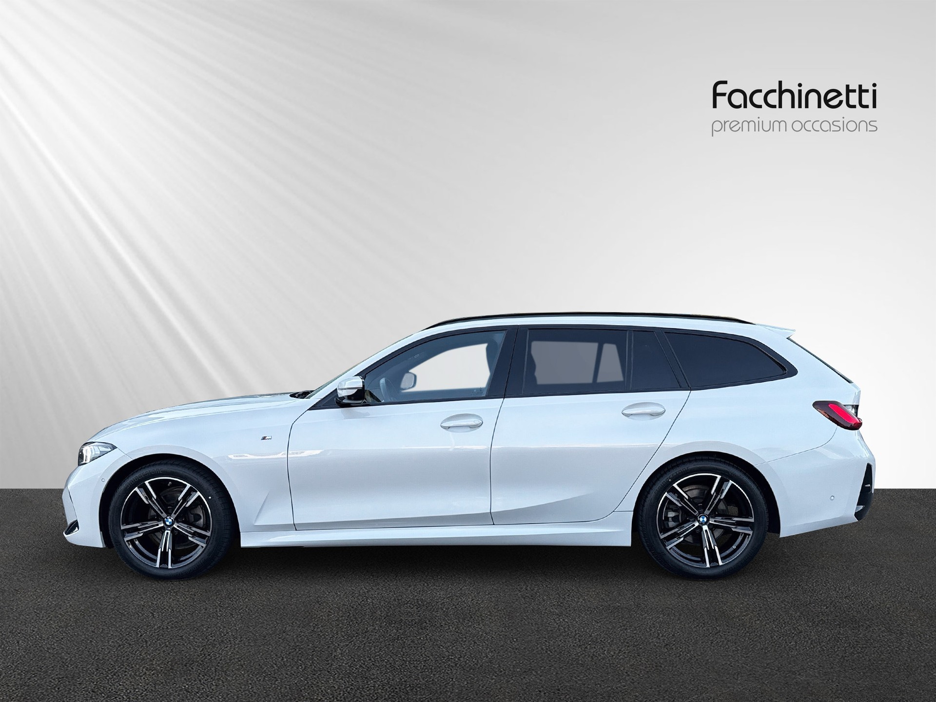 BMW 320d xDrive 48V Touring Steptronic M Sport-image-1