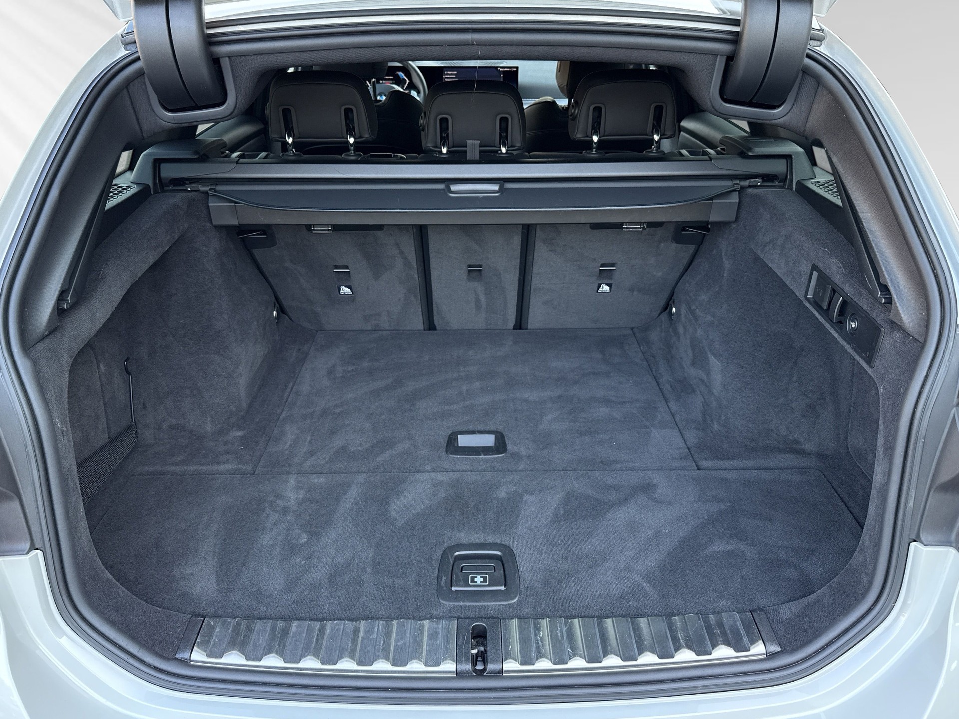 BMW 320d xDrive 48V Touring Steptronic M Sport-image-7