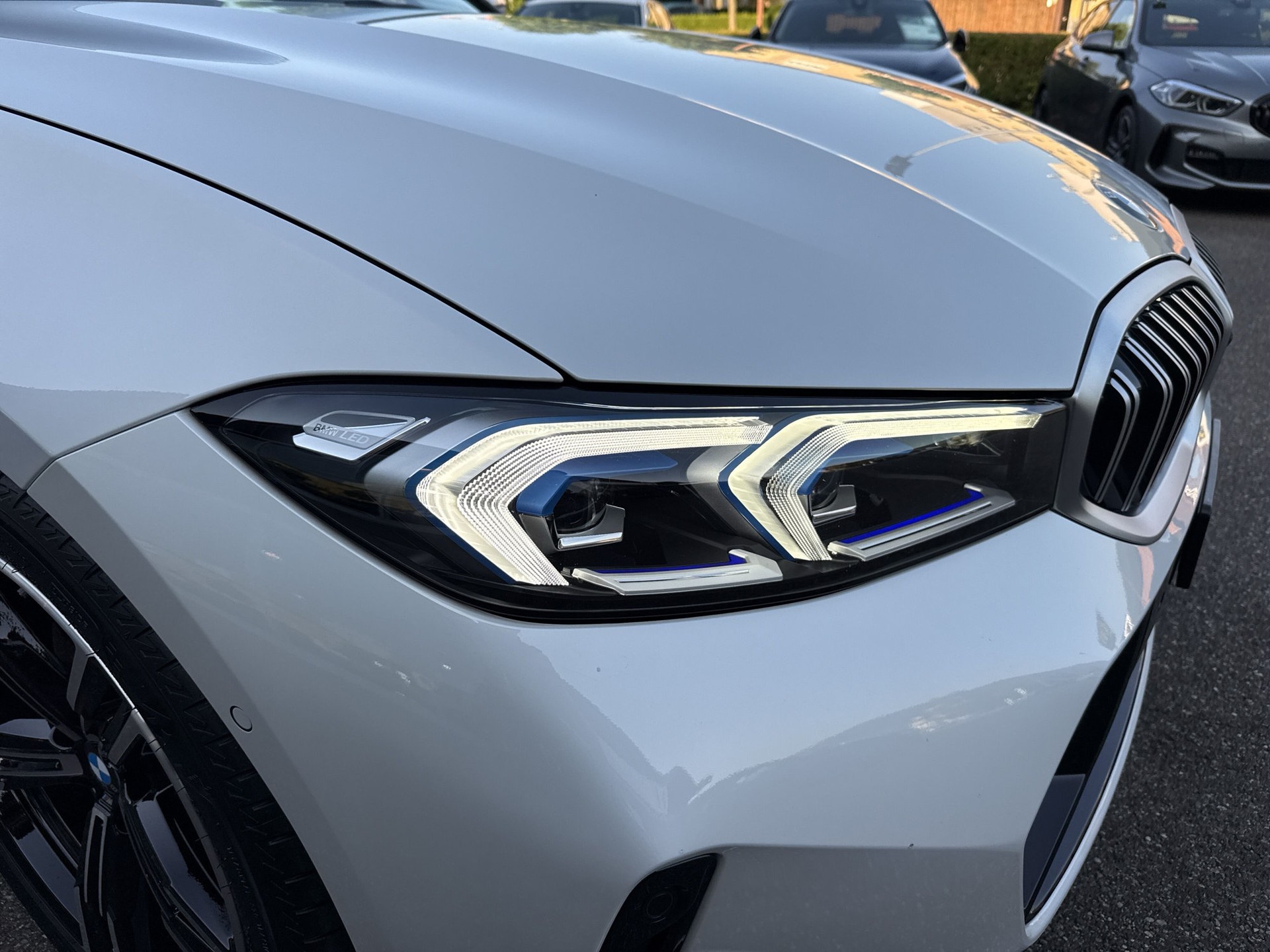 BMW 320d xDrive 48V Touring Steptronic M Sport-image-16
