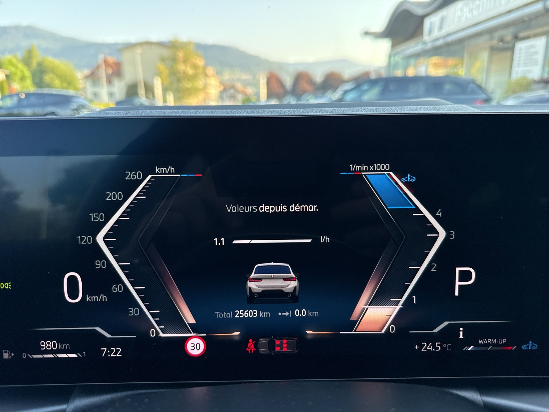 BMW 320d xDrive 48V Touring Steptronic M Sport-image-12