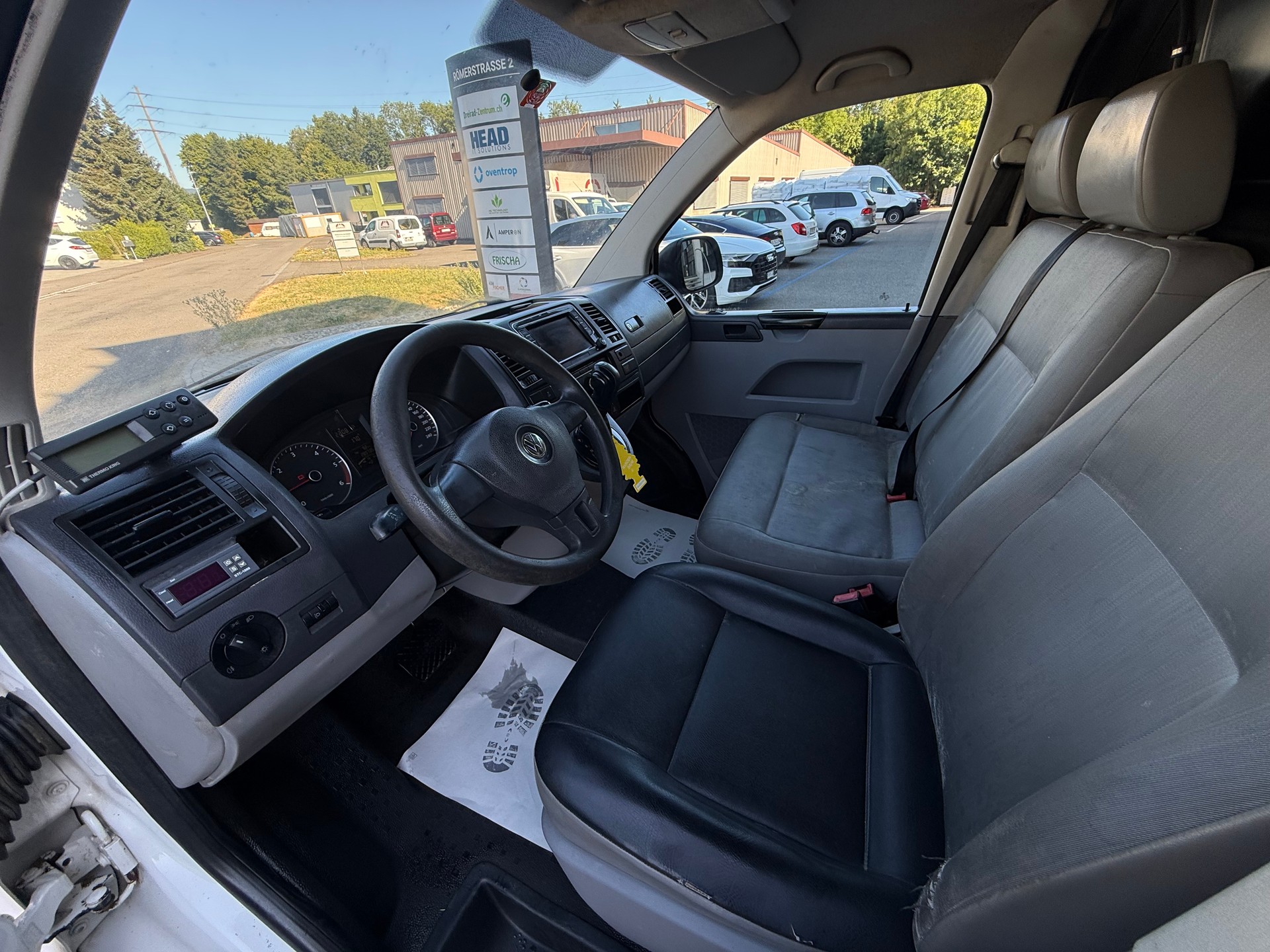 VW T5 2.0 TDI DSG-image-2