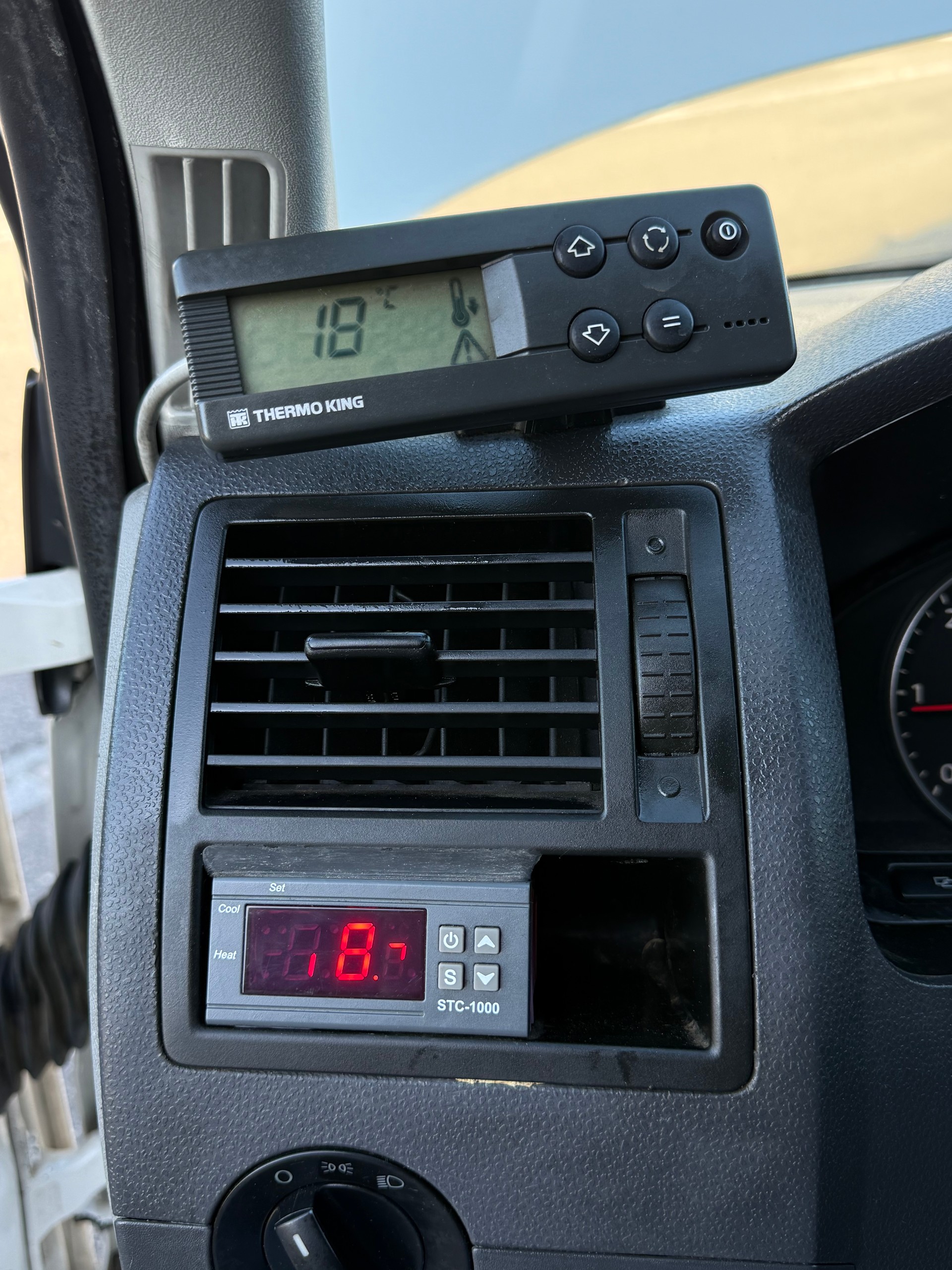 VW T5 2.0 TDI DSG-image-7